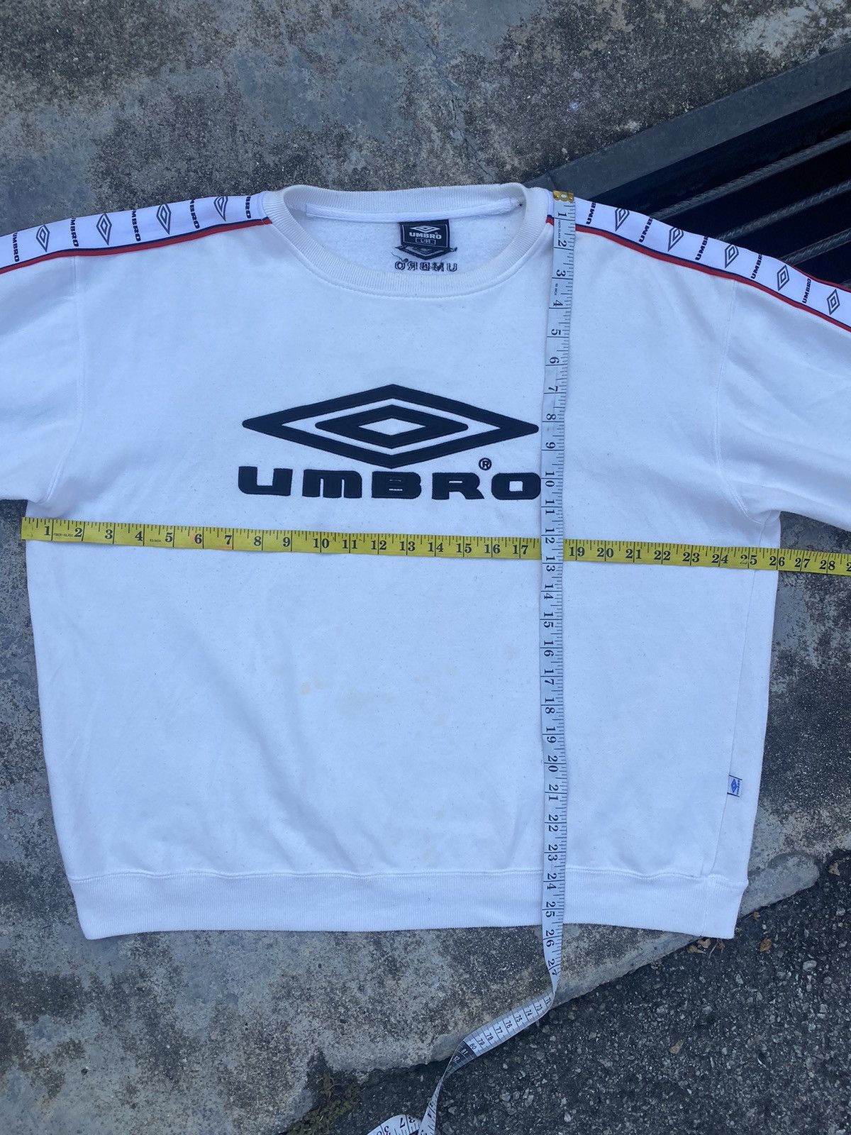 Umbro Vintage Umbro Logo Crewneck Sweatshirt Size US L / EU 52-54 / 3 - 11 Thumbnail