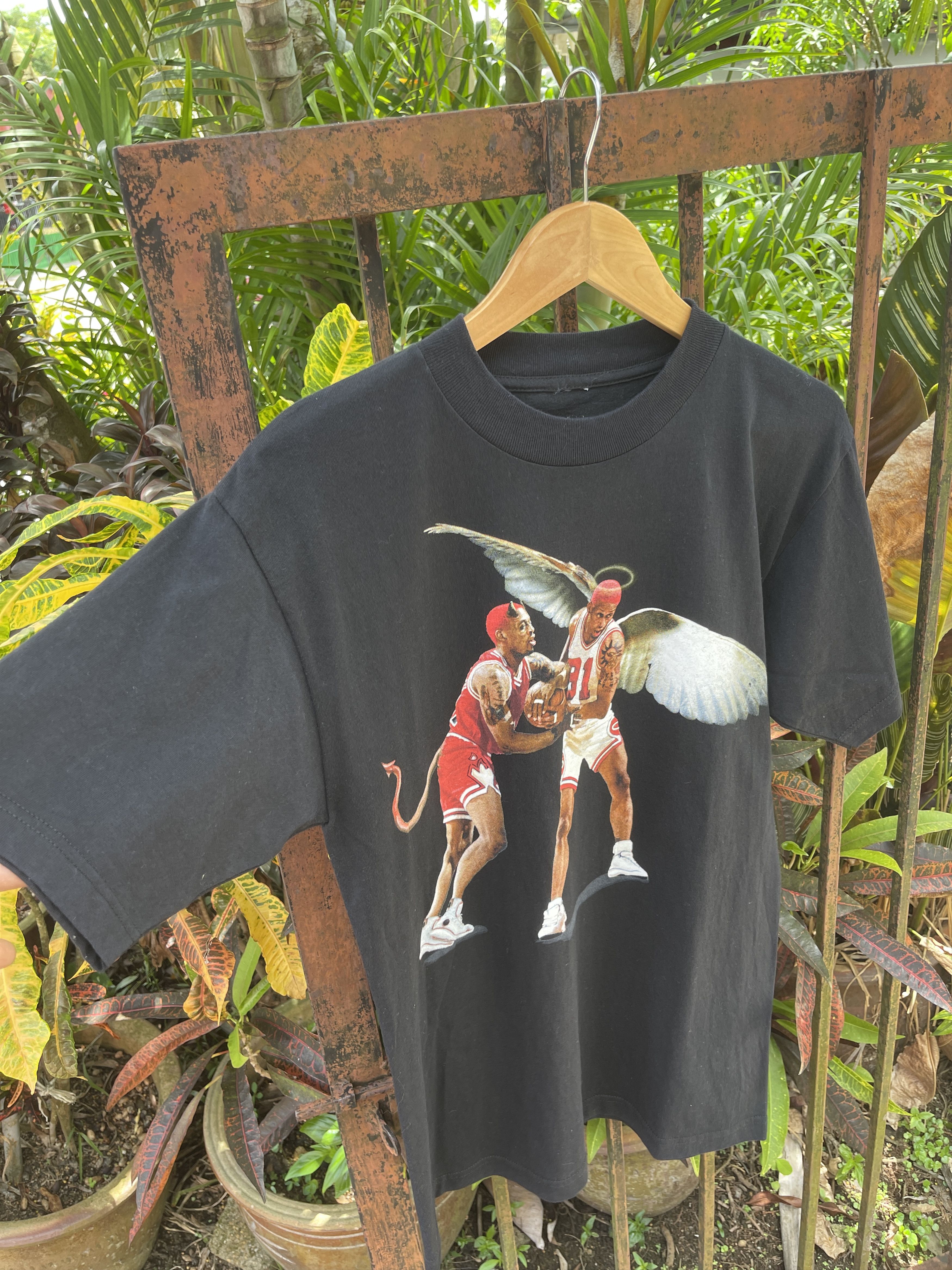 NBA Last Drop🔥Rare🔥Vintage Dennis Rodman Angel and Devil T-Shirt Size US S / EU 44-46 / 1 - 6 Thumbnail
