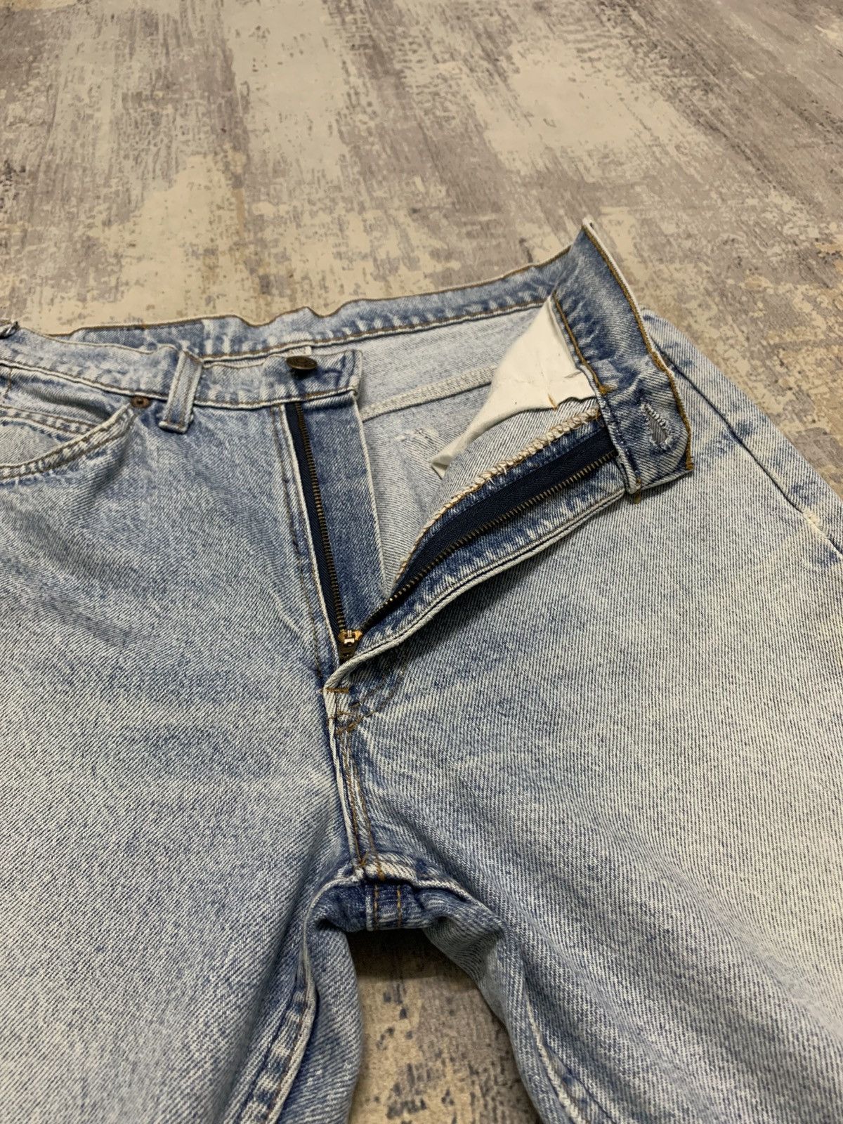 Levi's Vintage Levi's 517 Light Wash Distressed Grunge Jeans 32x27 Size US 32 / EU 48 - 7 Thumbnail