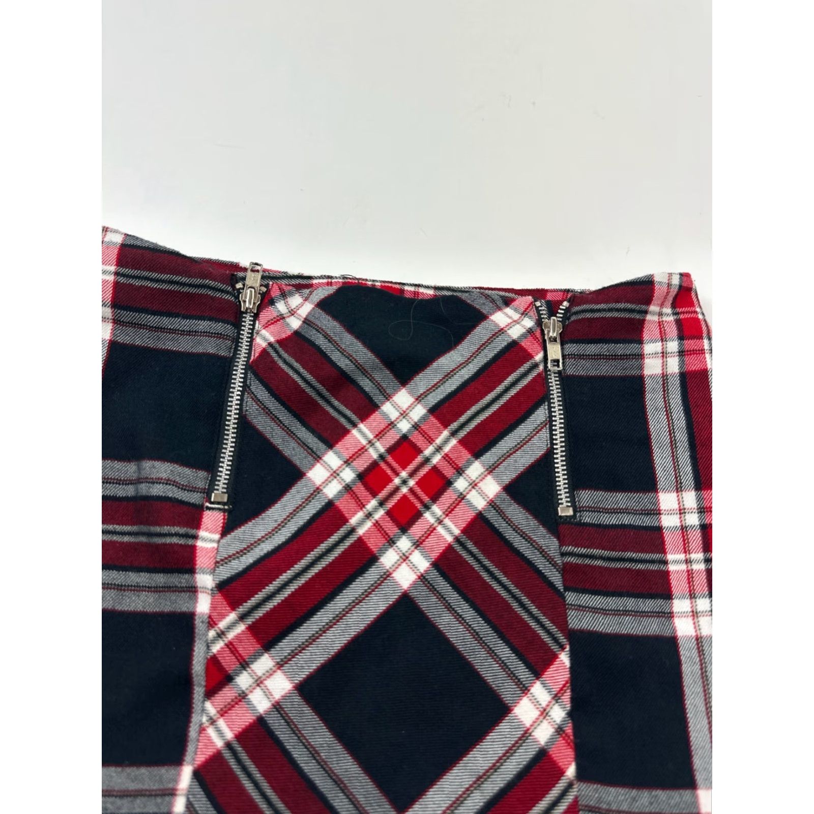 Mossimo Mossimo Skirt Womens 3 Red Plaid Zipper Casual Straight & Pencil Classic Outdoor Size 26" / US 2 / IT 38 - 4 Thumbnail