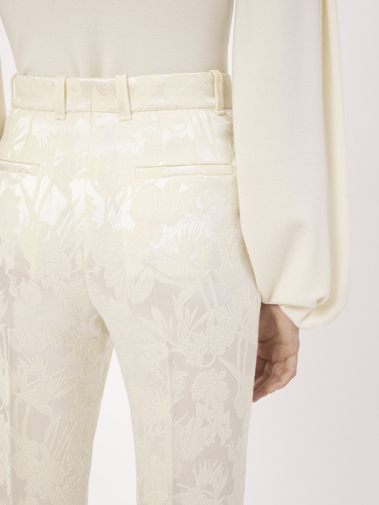 Chloe o1y0825 Casual Pant in Ivory Size 27" / US 4 / IT 40 - 4 Thumbnail