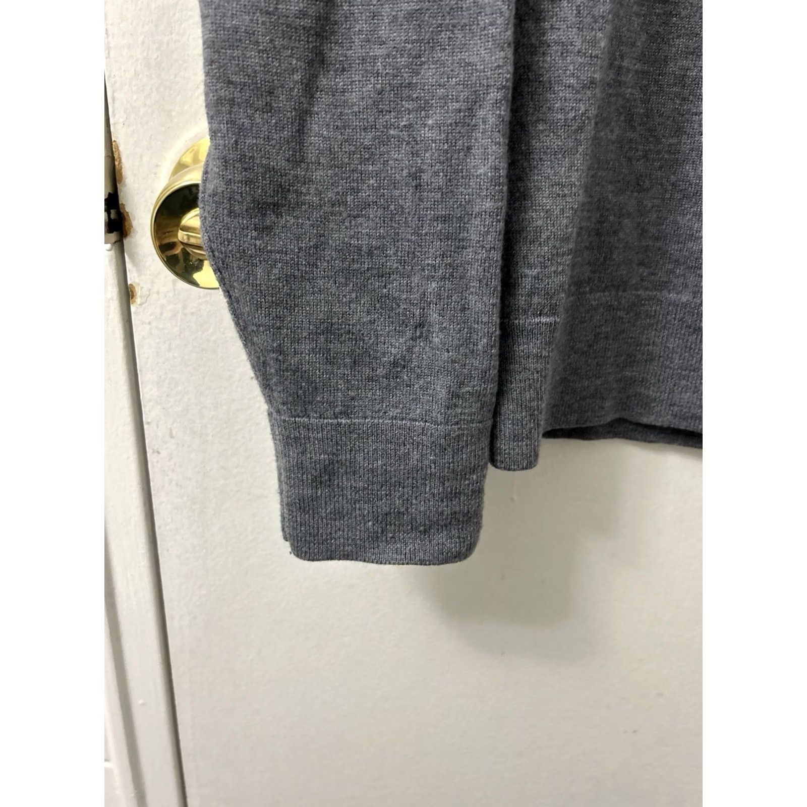 Banana Republic Banana Republic Sweater Mens Medium Gray 100% Merino Wool Crewneck Pullover L/S Size US M / EU 48-50 / 2 - 5 Thumbnail