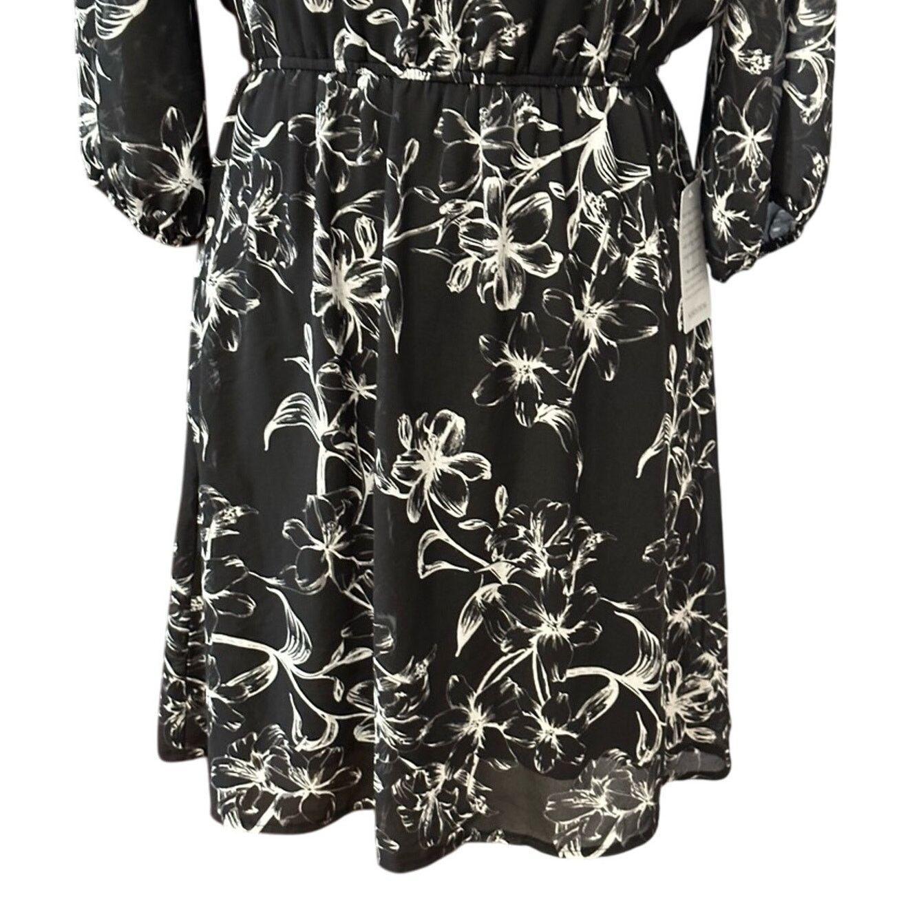 Other Esmara Floral Blouson Midi Dress Scoop Neckline Black M NWT Size M / US 6-8 / IT 42-44 - 3 Thumbnail