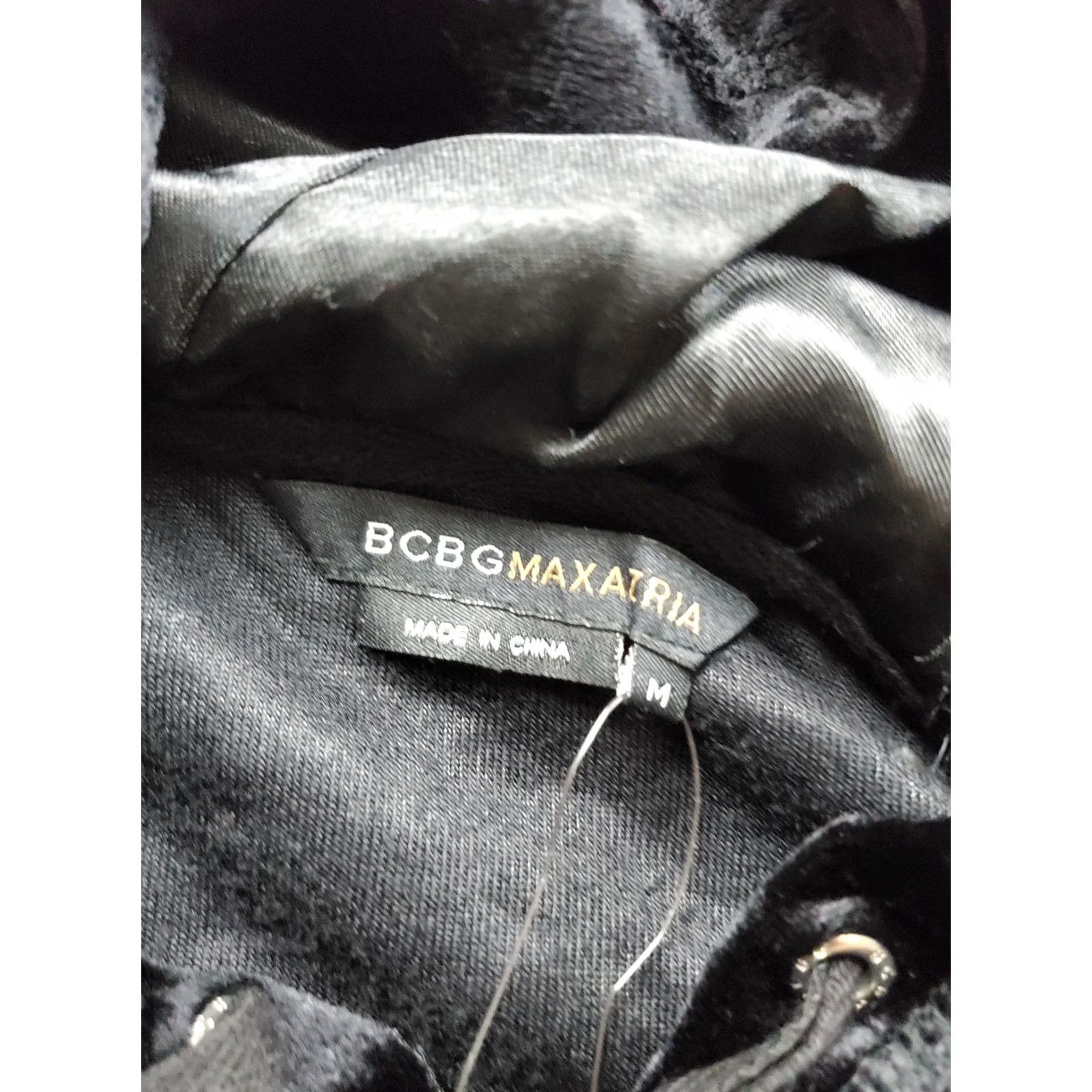 Bcbgmaxazria BCBGMAXAZRIA Tracksuit Womens M Black Velour Hoodie Capri Pants NWT Short Sleeve Set Size M / US 6-8 / IT 42-44 - 5 Thumbnail