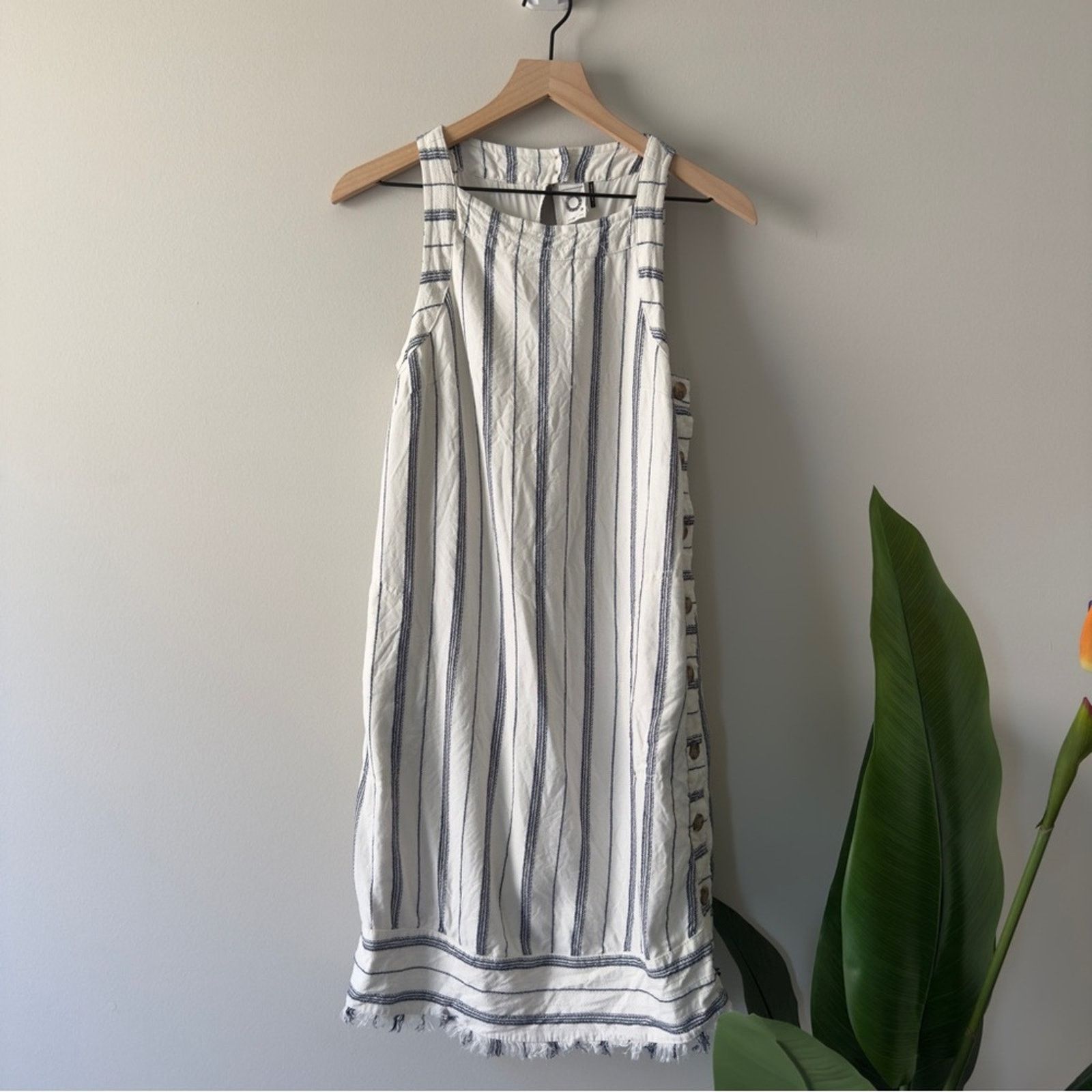 Anthropologie Anthropologie Akemi + Kin White Navy Striped Shift Dress EUC Size XS / US 0-2 / IT 36-38 - 2 Thumbnail