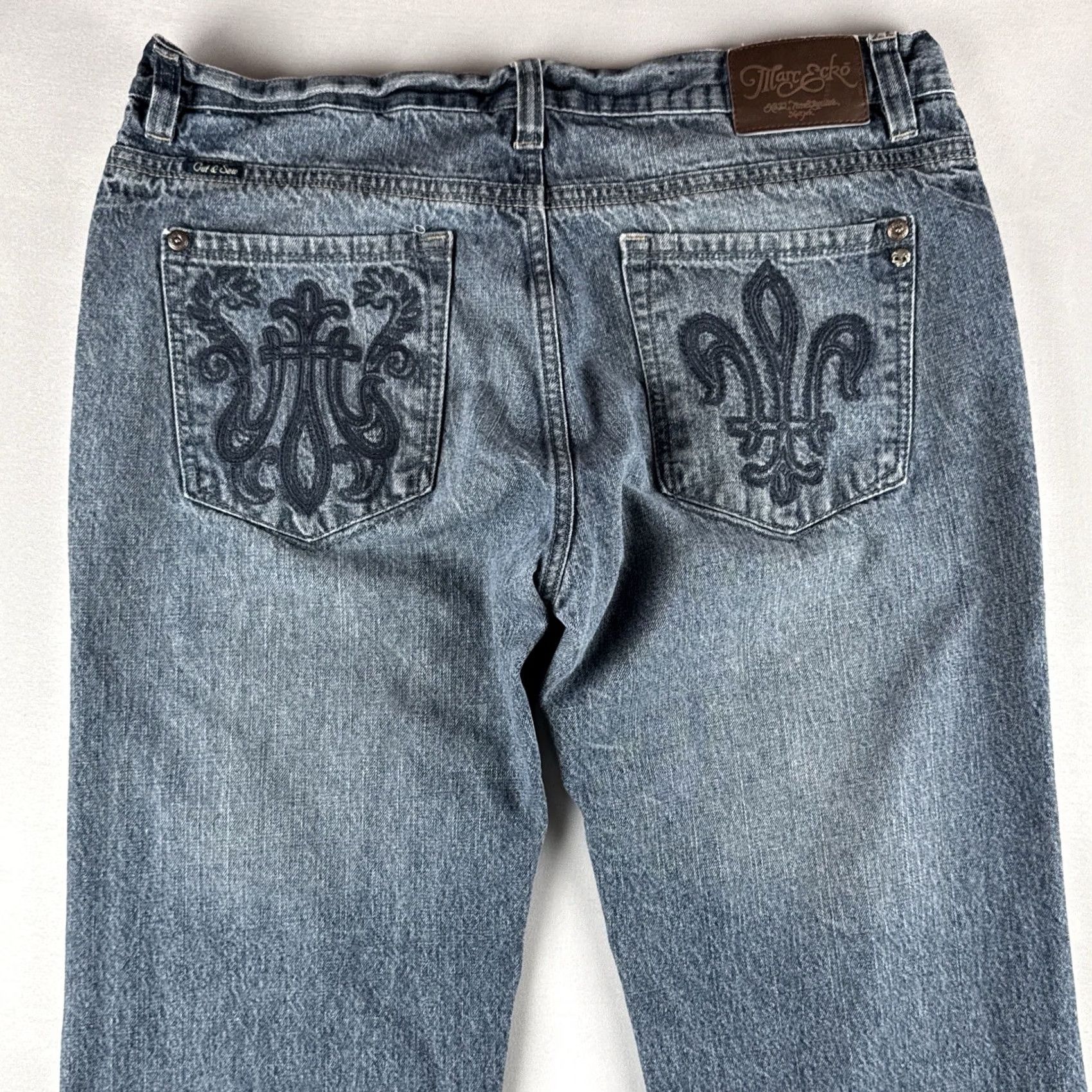 Denime VINTAGE Marc Ecko Jeans Bootcut 36 Denim Men Regular Inseam 33 Blue Fleur De Lis Back Pocket Clamp Stitching Back Pocket Embellished Size 36 Size US 36 / EU 52 - 2 Thumbnail
