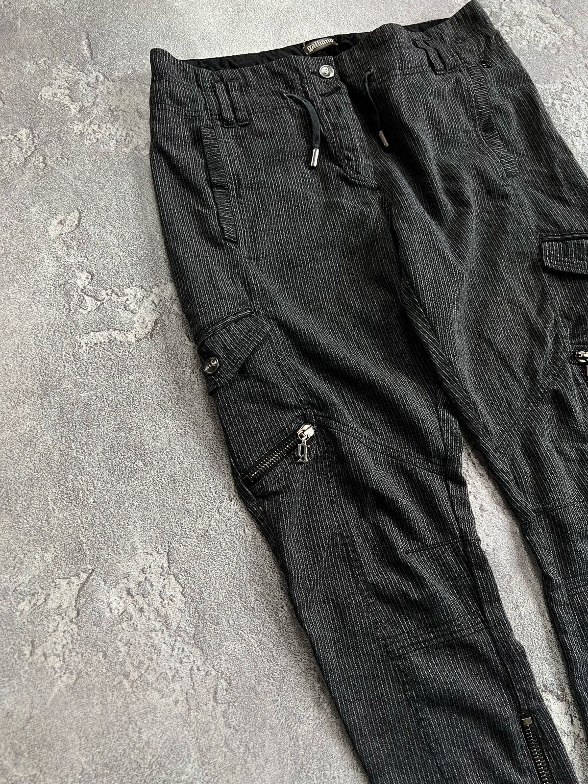 John Galliano John Galliano Wool Cargo Pants Zip Cuffs Trousers Size 42 Size 28" / US 6 / IT 42 - 2 Thumbnail