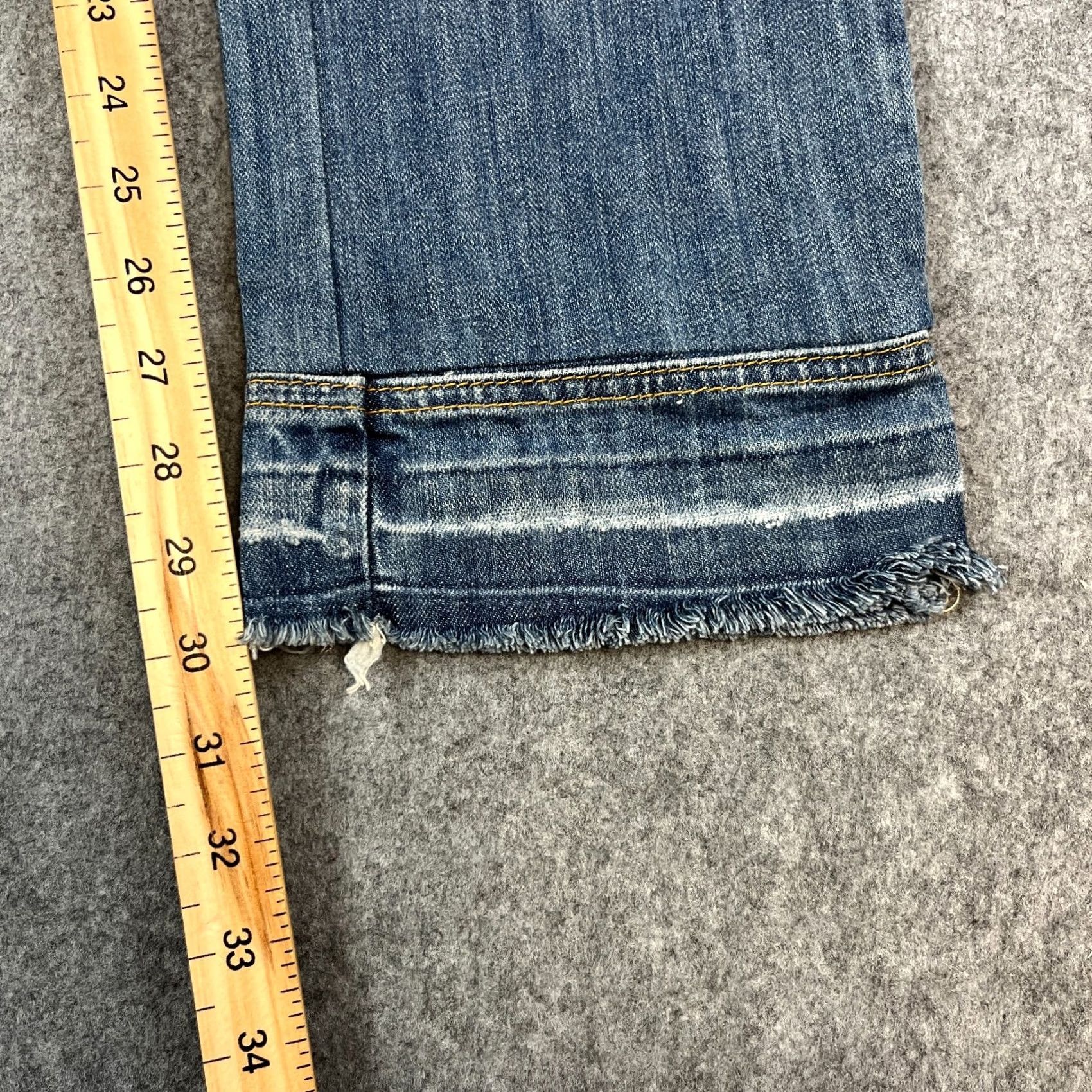Dolce & Gabbana VINTAGE Dolce&Gabbana Jeans 34 30 UK 14 Whiskers Mid Wash Blue Fray Hem Size 36" / US 14 / IT 50 - 4 Thumbnail