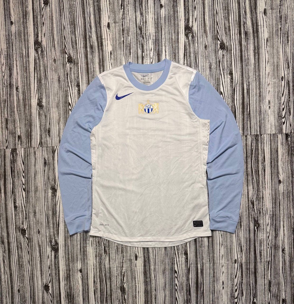 Nike Rare Nike FC Zurich Player Issue Training Top 2014-15 size M Size US M / EU 48-50 / 2 - 1 Thumbnail