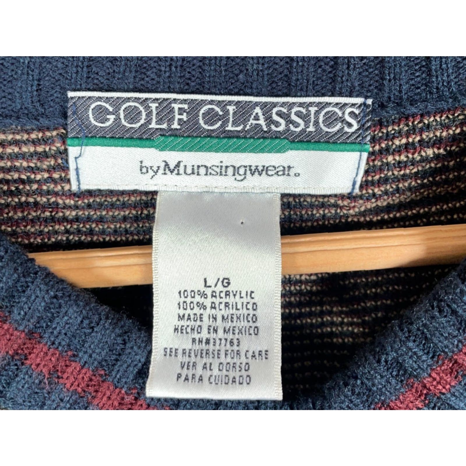 Vintage VINTAGE MunsingWear Golf Sweater Mens Large Dark Blue V-Neck Preppy AOP Retro 90s Shirt Size US L / EU 52-54 / 3 - 3 Thumbnail