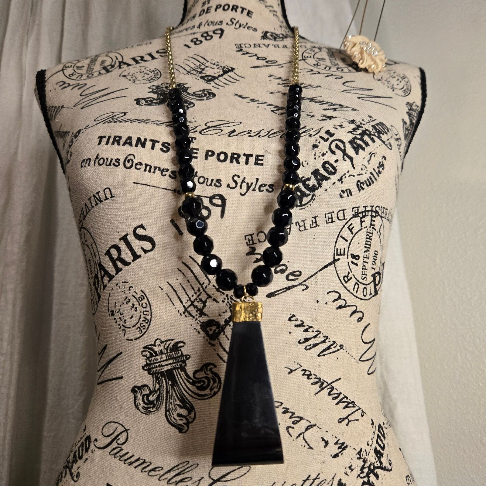 Vintage Vintage Black Beaded Statement Necklace Geometric Pendant Size ONE SIZE - 1 Thumbnail