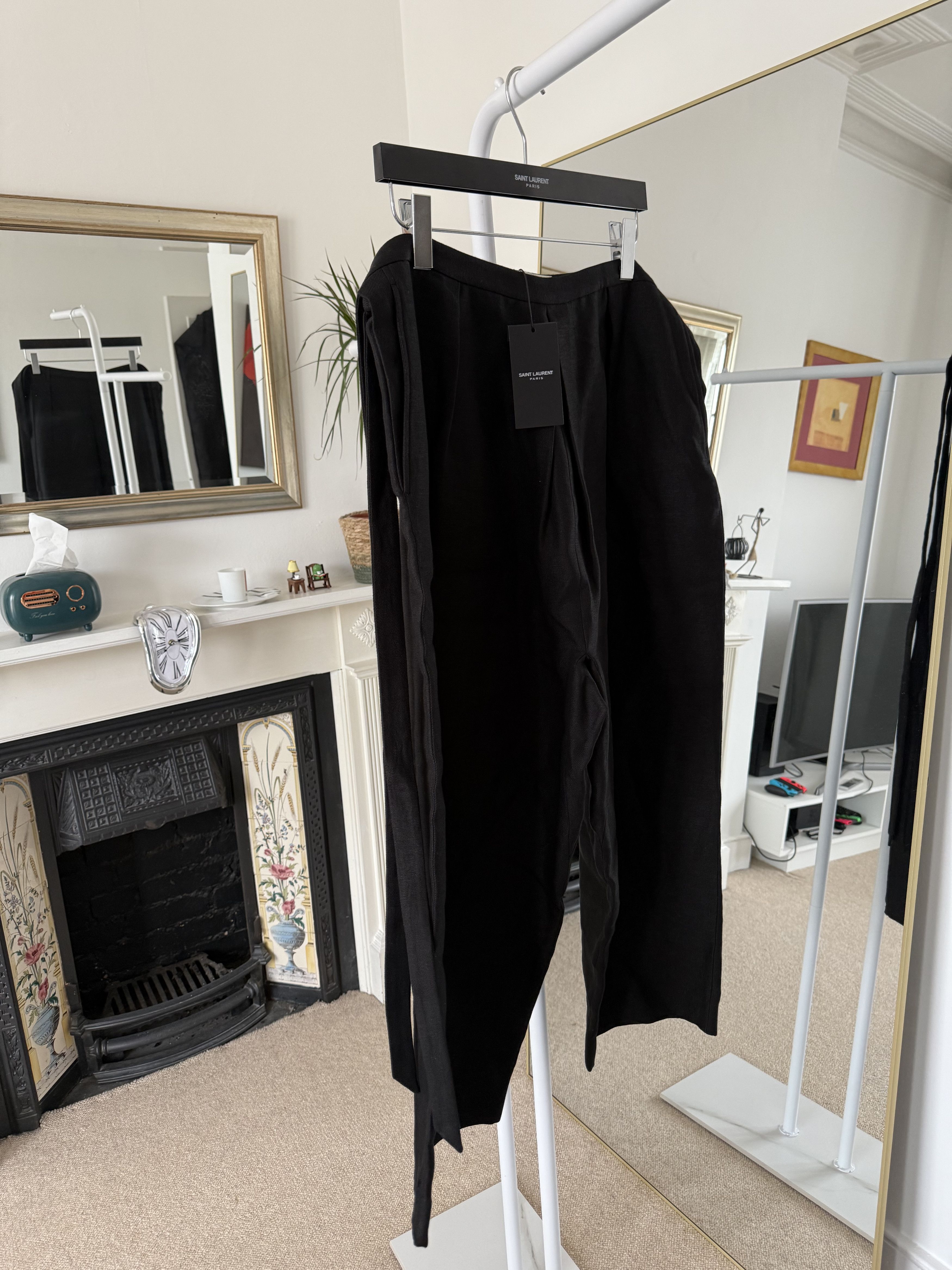 Saint Laurent Paris FW21' Saint Laurent Cropped Hakama-Pleat Tied pants Size US 36 / EU 52 - 1 Thumbnail