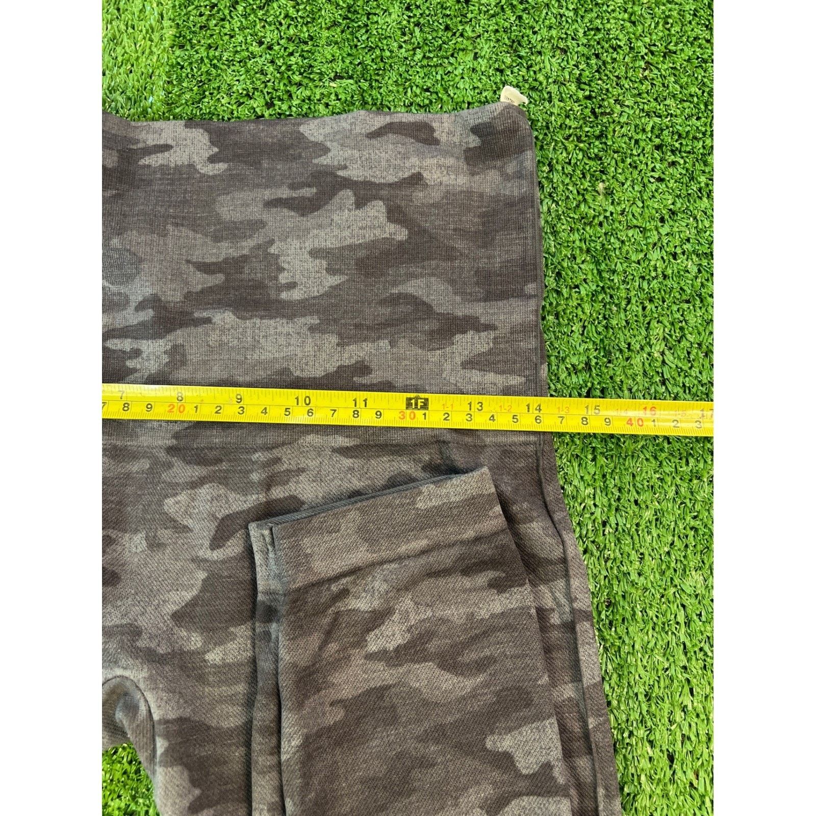 Spanx Spanx Women's XL Seamless Camouflage Leggings Size 30" / US 8 / IT 44 - 5 Thumbnail