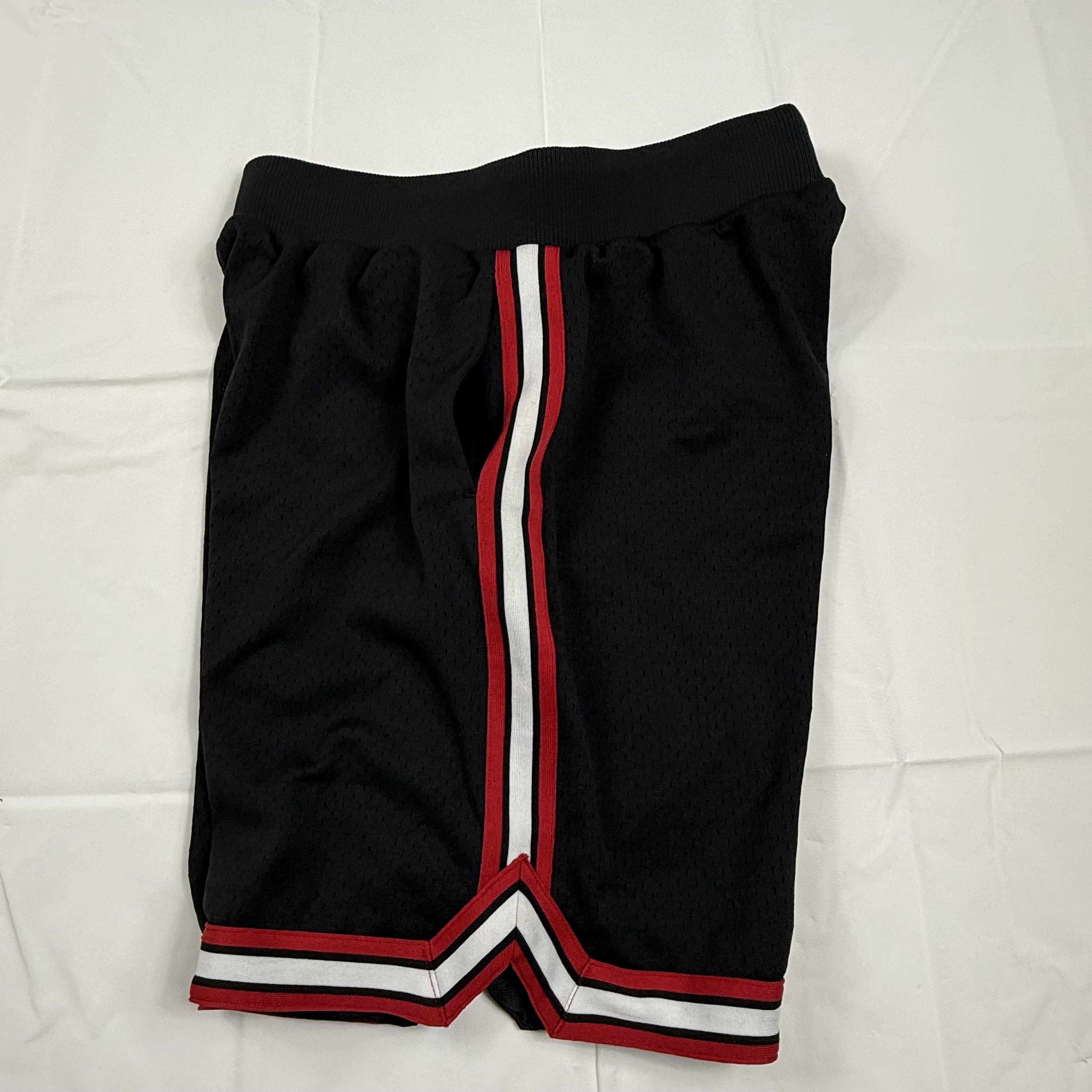 Mitchell & Ness Mitchell & Ness Mens Mesh Basketball Shorts Black Size Large Size US 36 / EU 52 - 6 Thumbnail