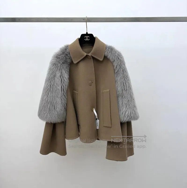 Loewe Loewe Beige Women's Jacket with Faux Fur Sleeves . Size M / US 6-8 / IT 42-44 - 1 Thumbnail
