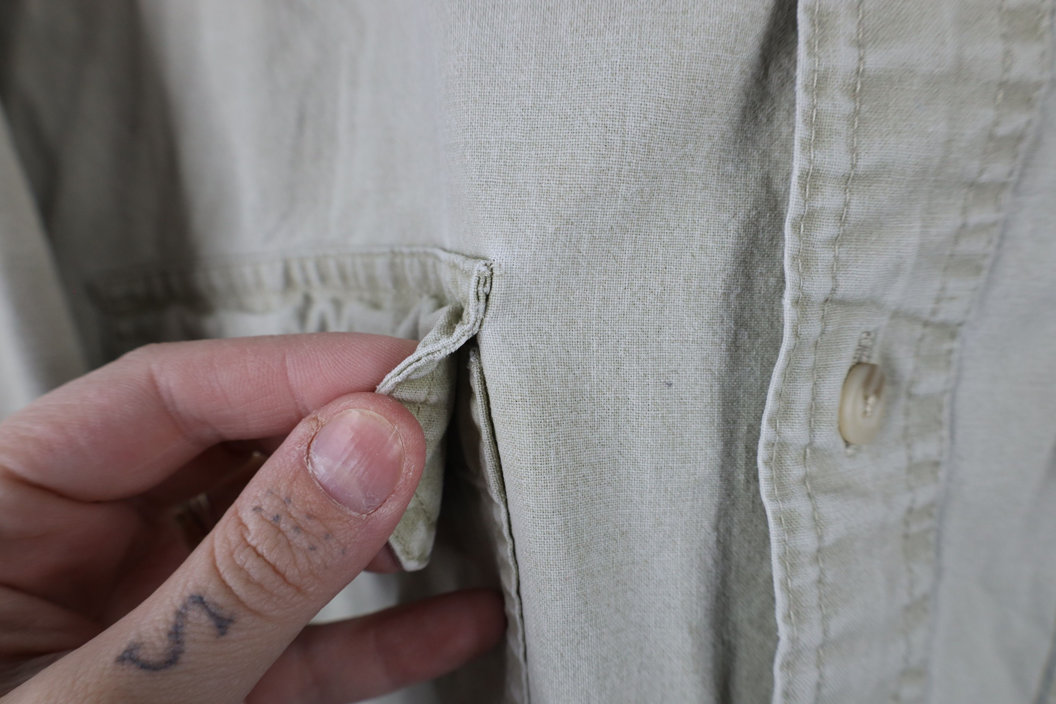 L.L. Bean × Vintage Vintage LL Bean Safari Bush Collared Button Shirt Beige Size US XL / EU 56 / 4 - 4 Thumbnail