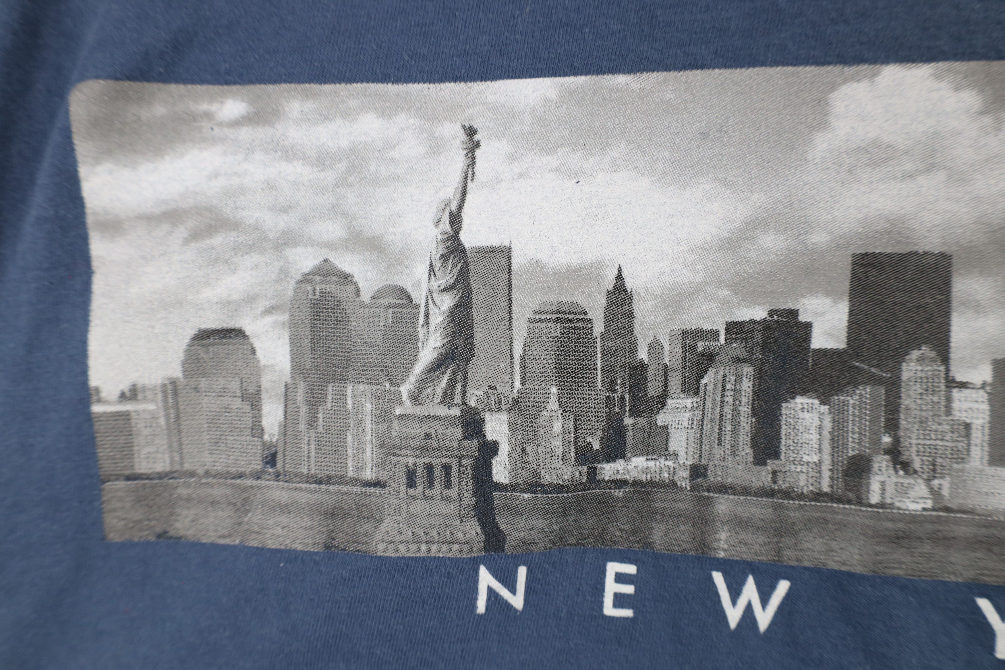 Vintage Vintage Y2K Streetwear New York City Box Logo T-Shirt Blue Size US L / EU 52-54 / 3 - 5 Thumbnail