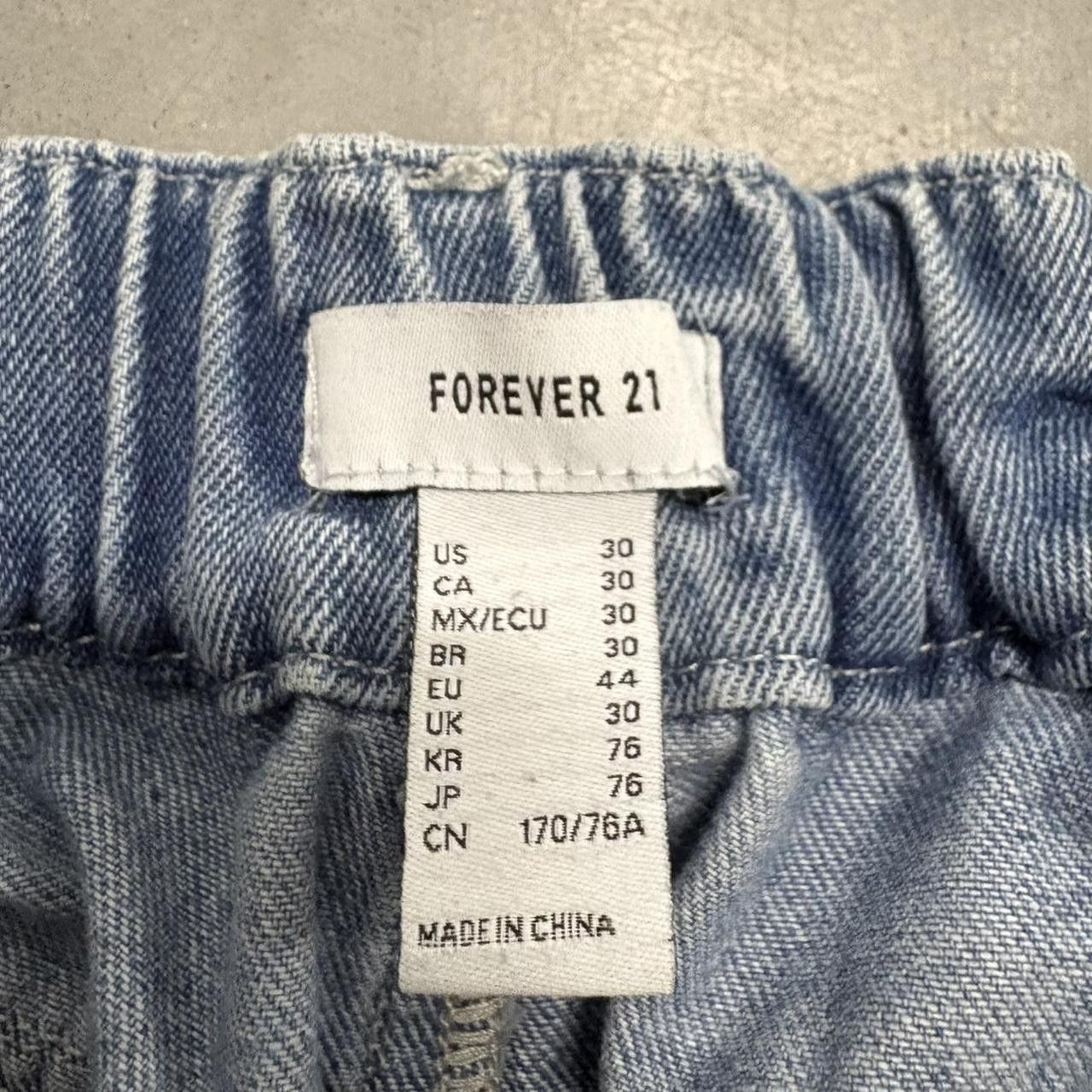 Vintage Crazy Vintage Y2K/2000s Super Baggy Wideleg Skater Style Medium Wash Denim Jeans that unzip into Shorts! Size US 30 / EU 46 - 7 Thumbnail