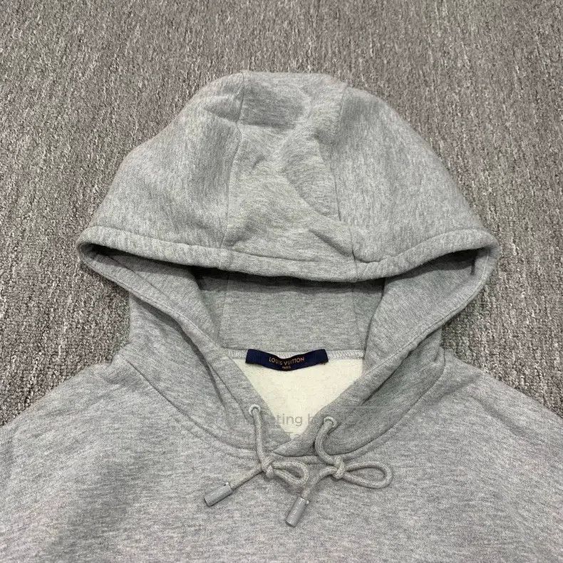 Louis Vuitton Louis Vuitton Grey Neon Portrait Hoodie Size US XL / EU 56 / 4 - 8 Thumbnail