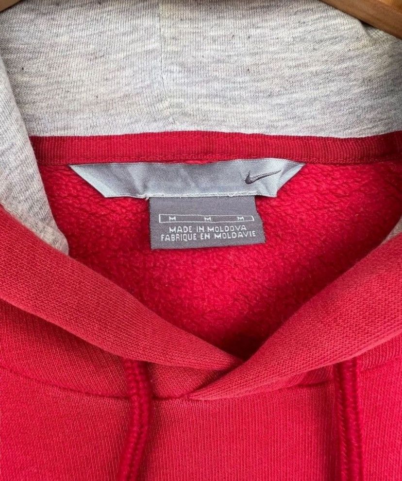 Nike Vintage Y2k Nike Distressed Sunfaded Red Baggy Boxy Hoodie Size US L / EU 52-54 / 3 - 9 Thumbnail