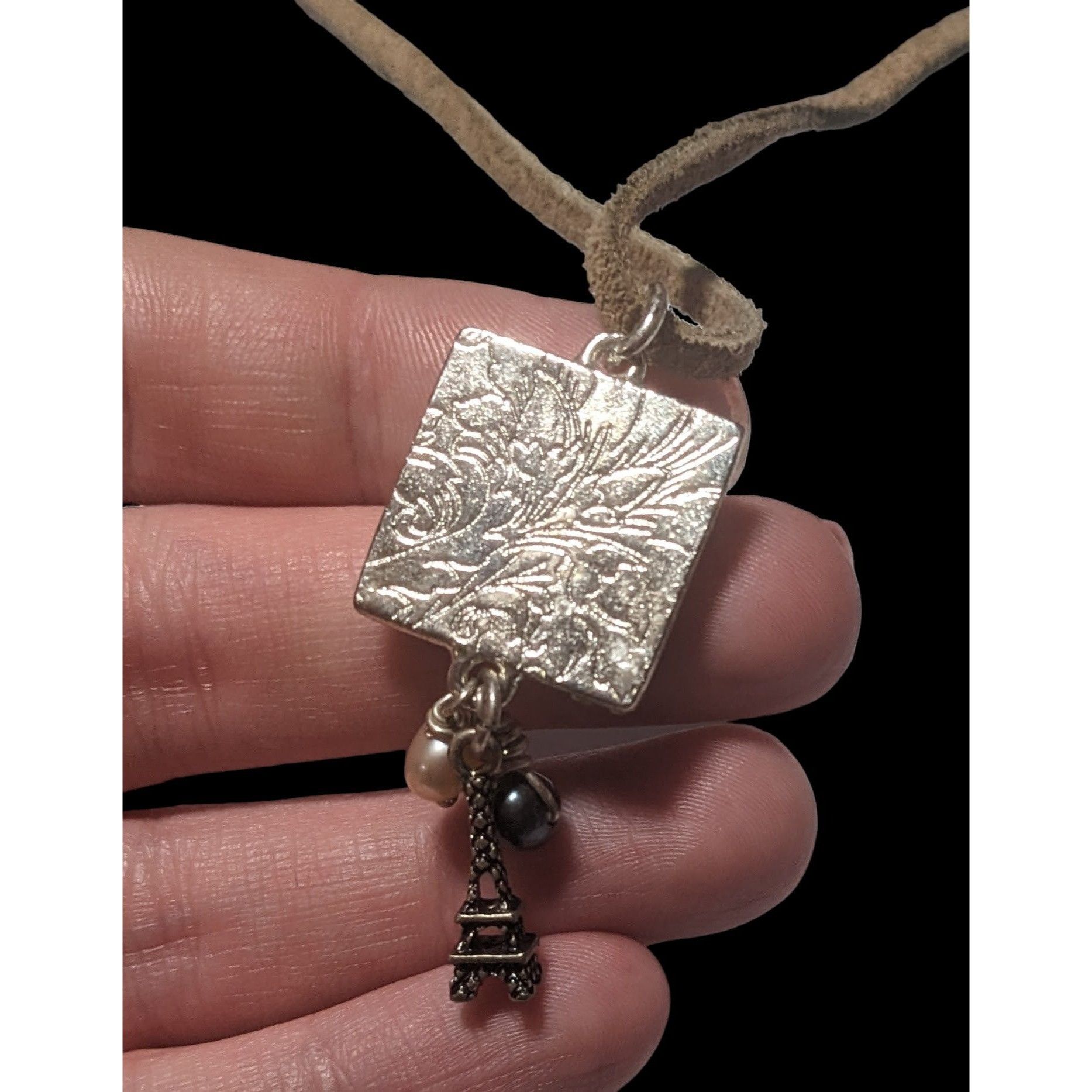 Other Retro Paris France Suede Pearl Charm Necklace Size ONE SIZE - 4 Thumbnail