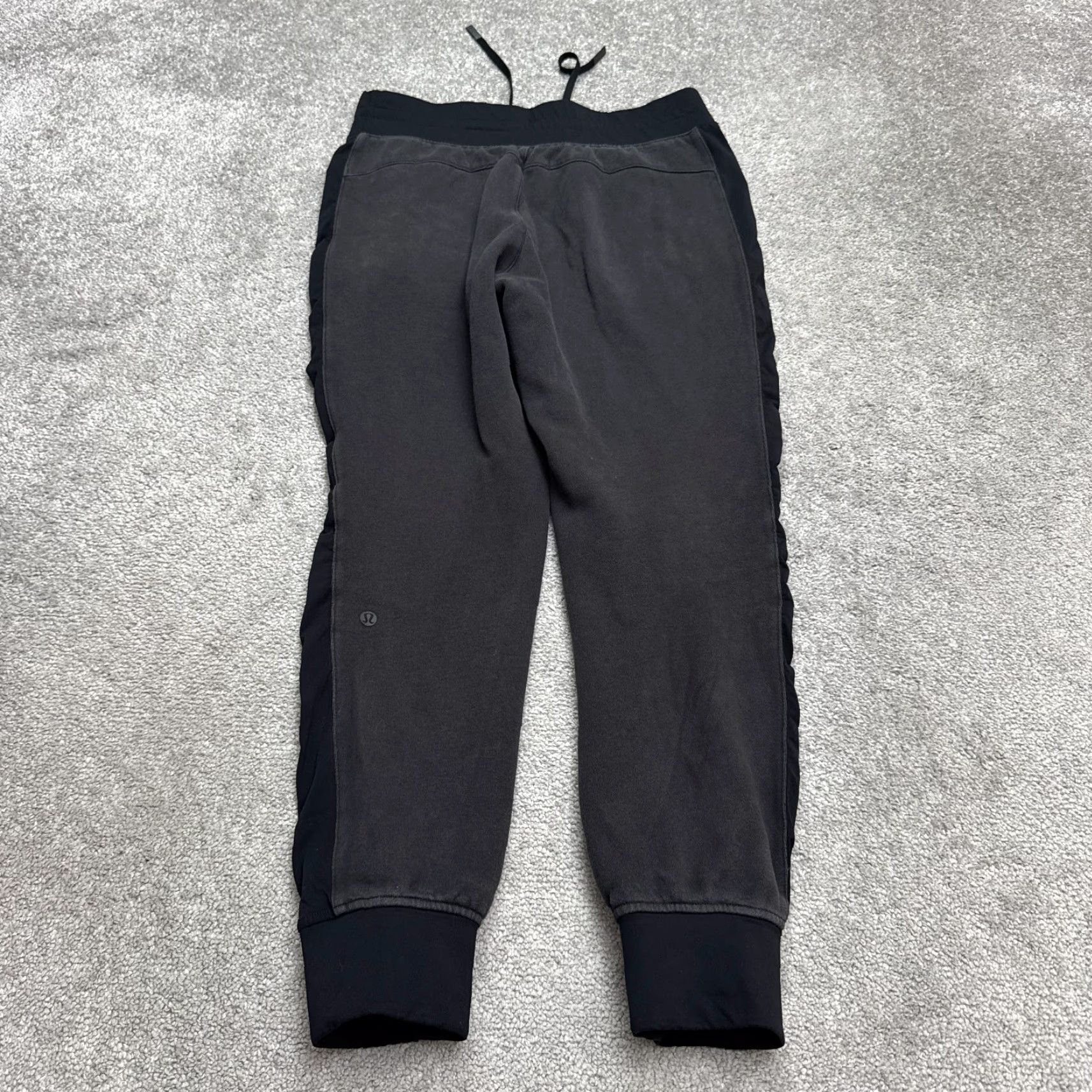 Lululemon Lululemon Jogger Sweatpants Womens 6 Black Zip Pockets Drawstring Activewear Pants Regular Size 28" / US 6 / IT 42 - 2 Thumbnail