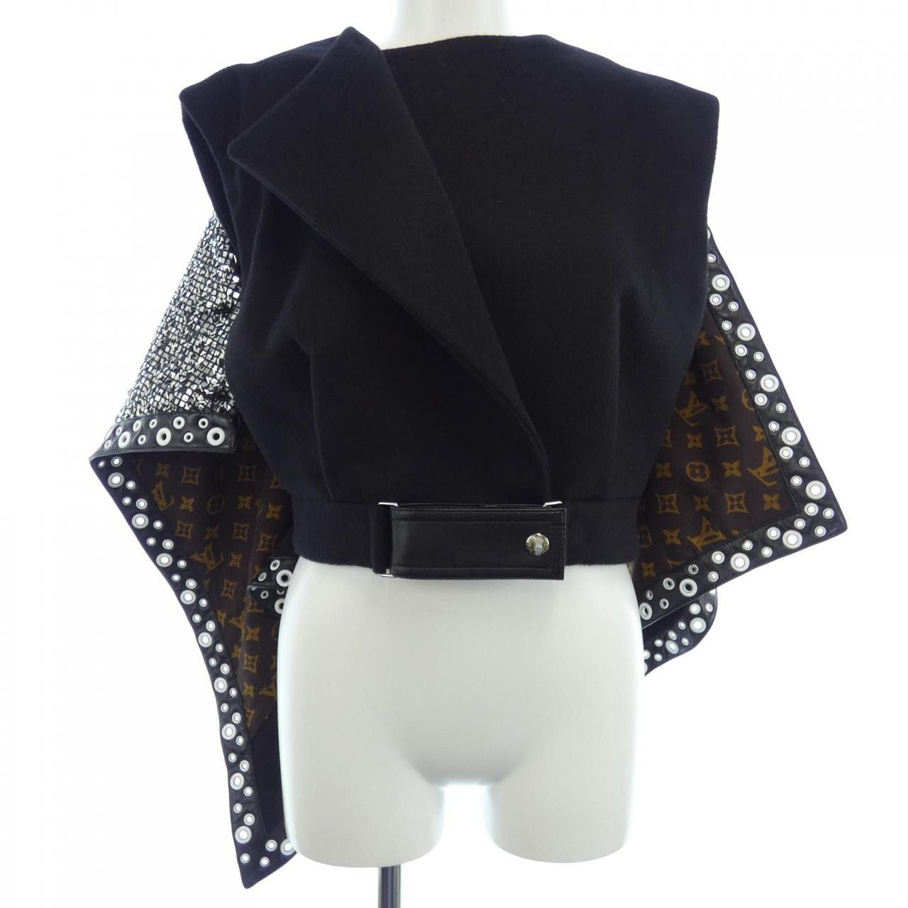 Louis Vuitton Louis Vuitton Louis Vuitton Jacket Others Outerwear FHVB98ROR DUTY FREE for USA Size ONE SIZE - 1 Thumbnail