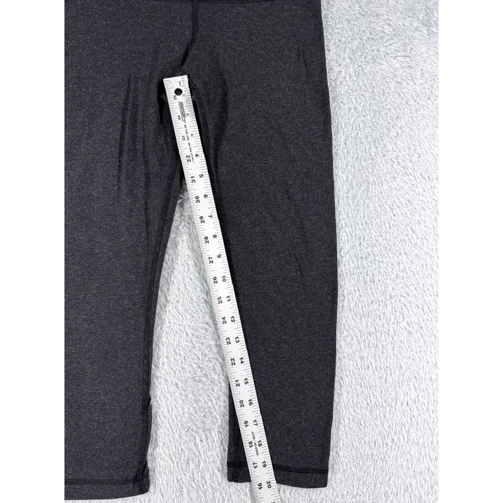 Lululemon Lululemon Wunder Under Pants Womens 4 Gray Cropped 21" Inseam Yoga Activewear Pockets Zip Pocket Low Rise Size 27" / US 4 / IT 40 - 5 Thumbnail