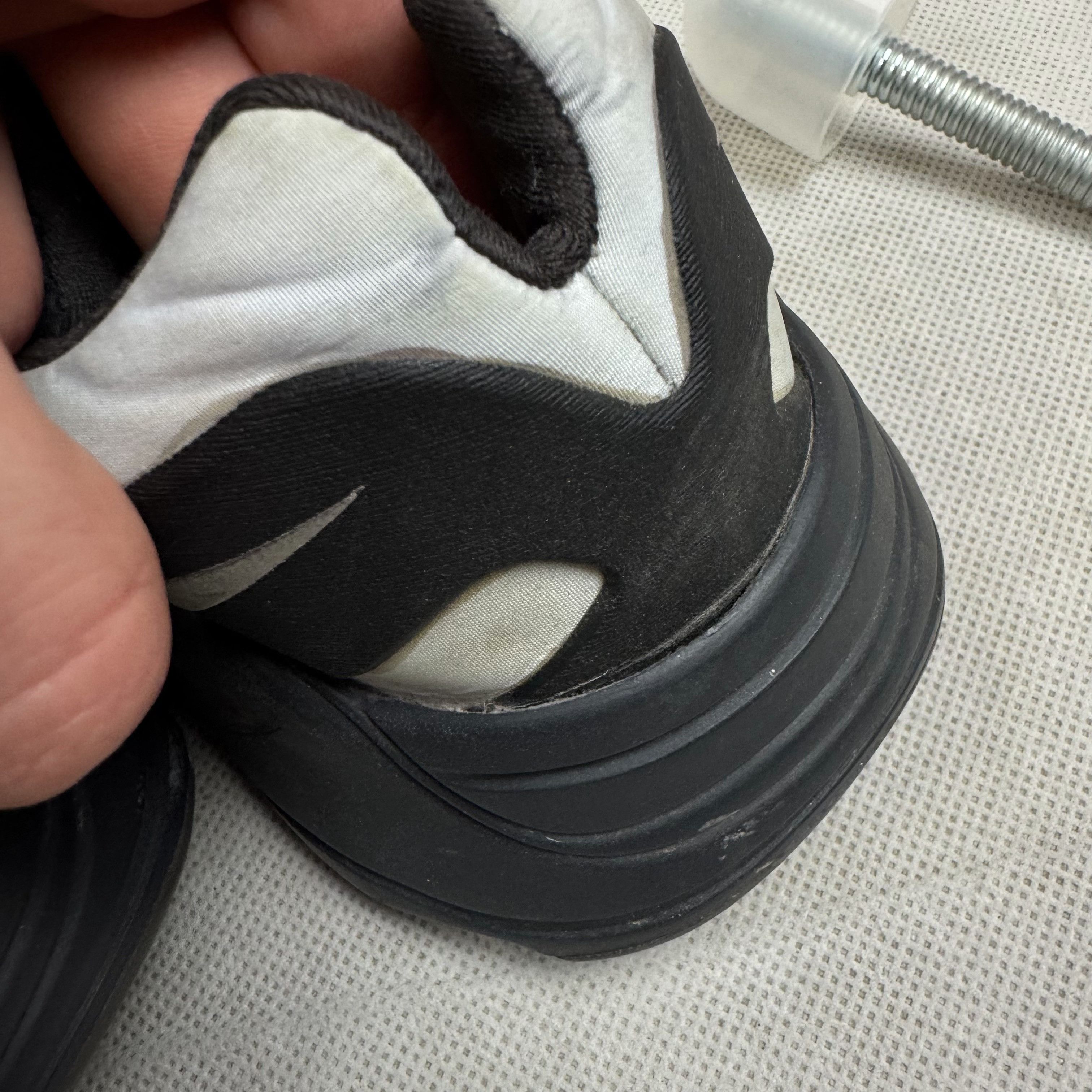 Adidas Adidas Yeezy Boost 700 MNVN GZ0711 Sneakers Shoes 6 Size US 6 / EU 39 - 8 Thumbnail
