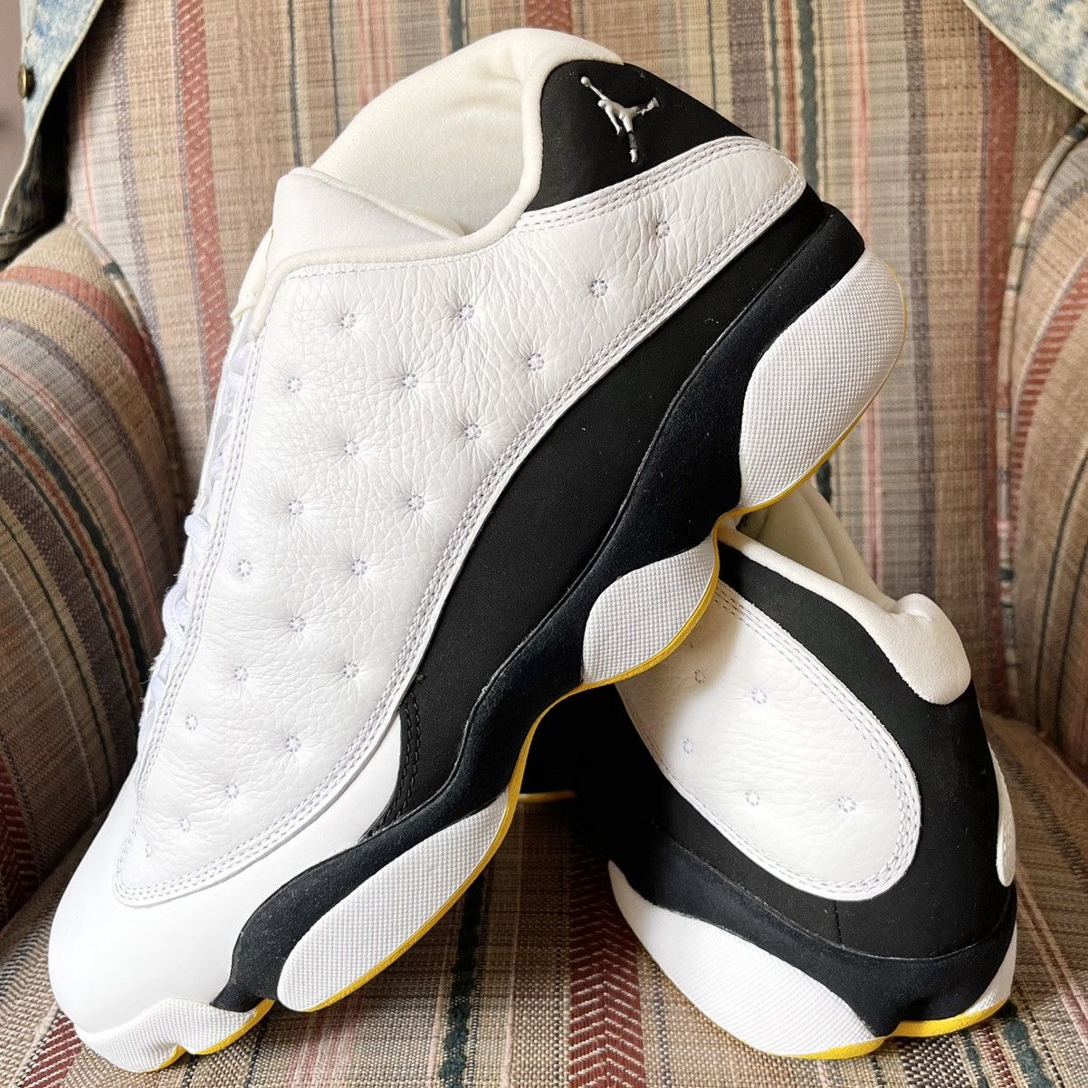 Jordan Brand Jordan 13 Retro Low White Varsity Maize 310810-104 Men’s 13 Size US 13 / EU 46 - 2 Thumbnail