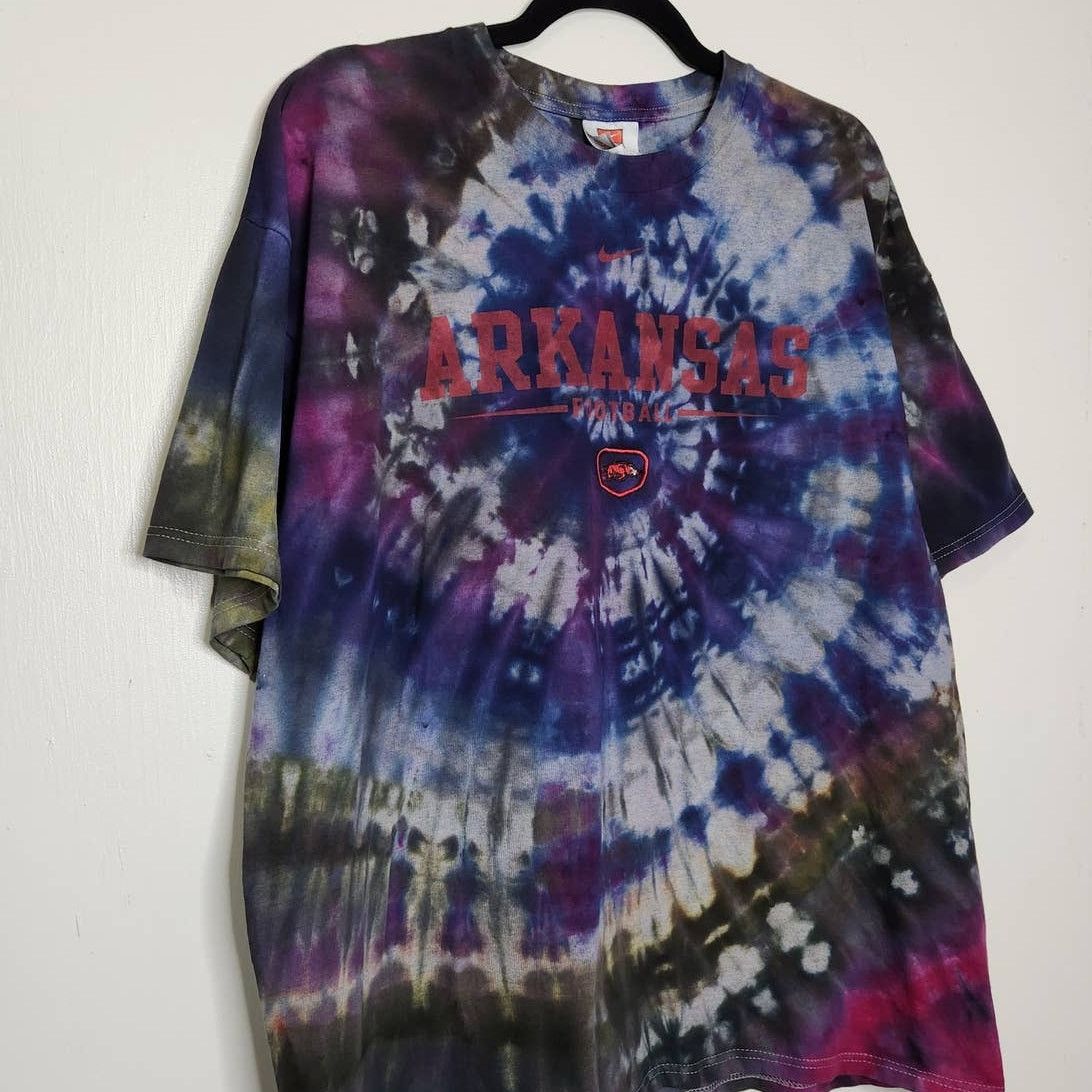 Nike Vintage Nike Arkansas Center Swoosh Custom Tie Dye Grunge Size US XL / EU 56 / 4 - 3 Thumbnail