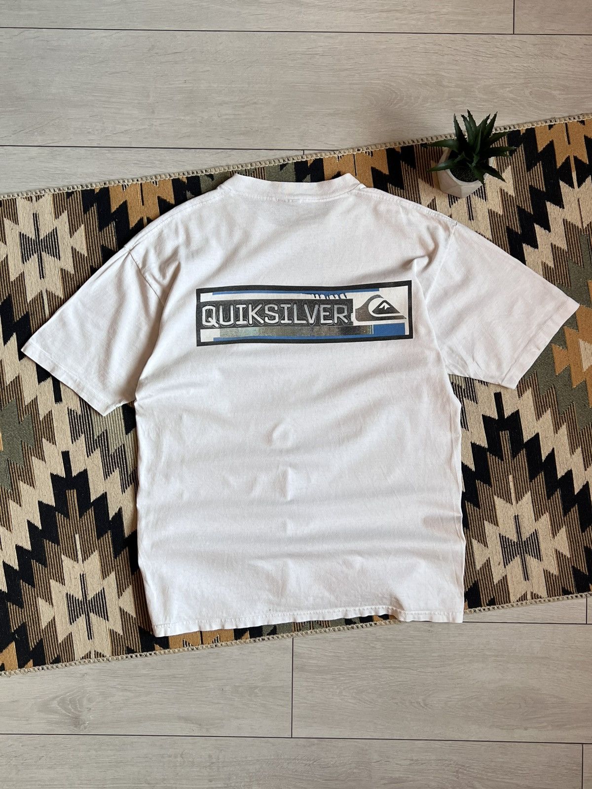 Quiksilver Quiksilver Vintage Big Logo Surf T-Shirt Size US L / EU 52-54 / 3 - 1 Thumbnail