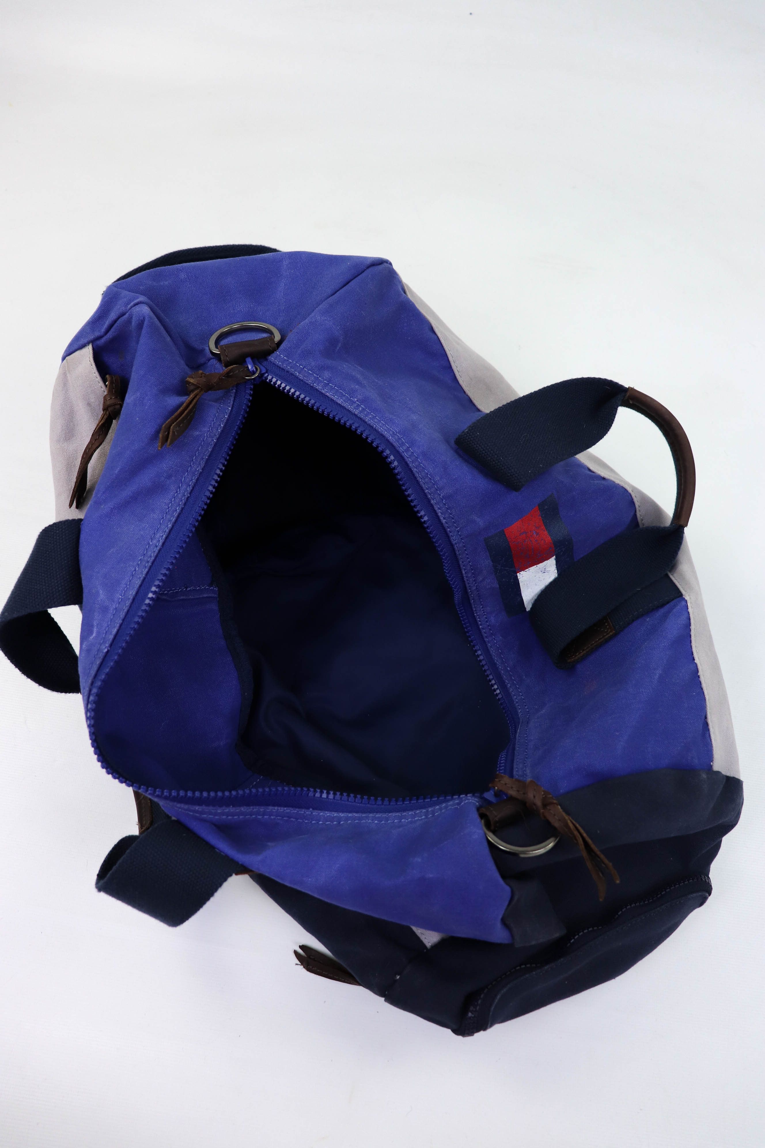 Tommy Hilfiger Tommy Hilfiger Sun Faded Blue/Navy/Gray Canvas Duffle Bag Size ONE SIZE - 16 Thumbnail