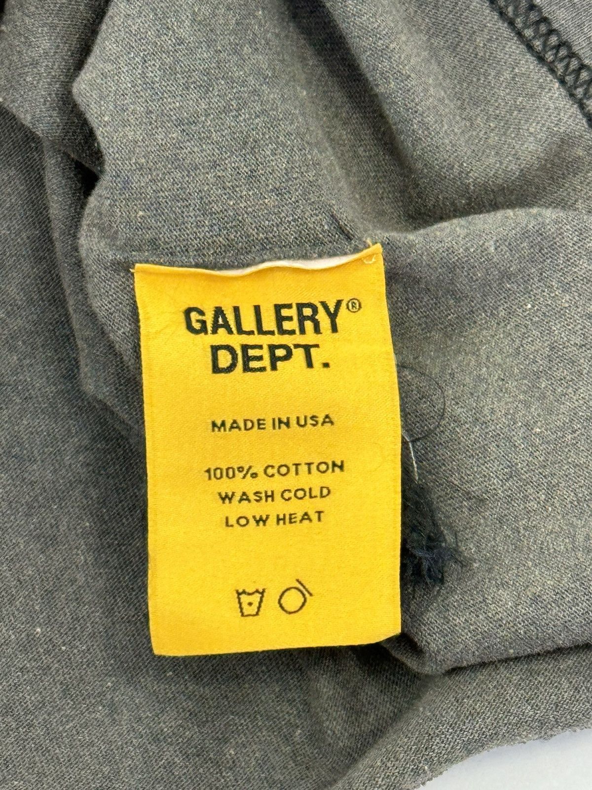 Gallery Dept. PORTRAIT “ALONE IN SILENCE” PRINT T-SHIRT Size US L / EU 52-54 / 3 - 5 Thumbnail