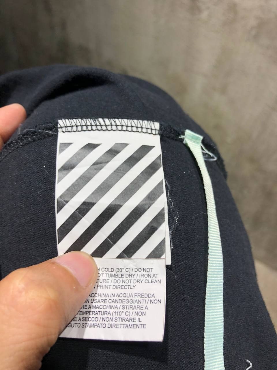 Off-White Off-white Black byredo elevator music tee Size US M / EU 48-50 / 2 - 6 Thumbnail