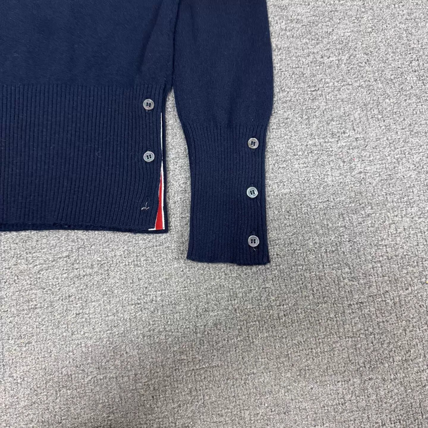 Thom Browne Thom Browne 4-Bar Cashmere Sweater 42 NWT Size M / US 6-8 / IT 42-44 - 5 Thumbnail