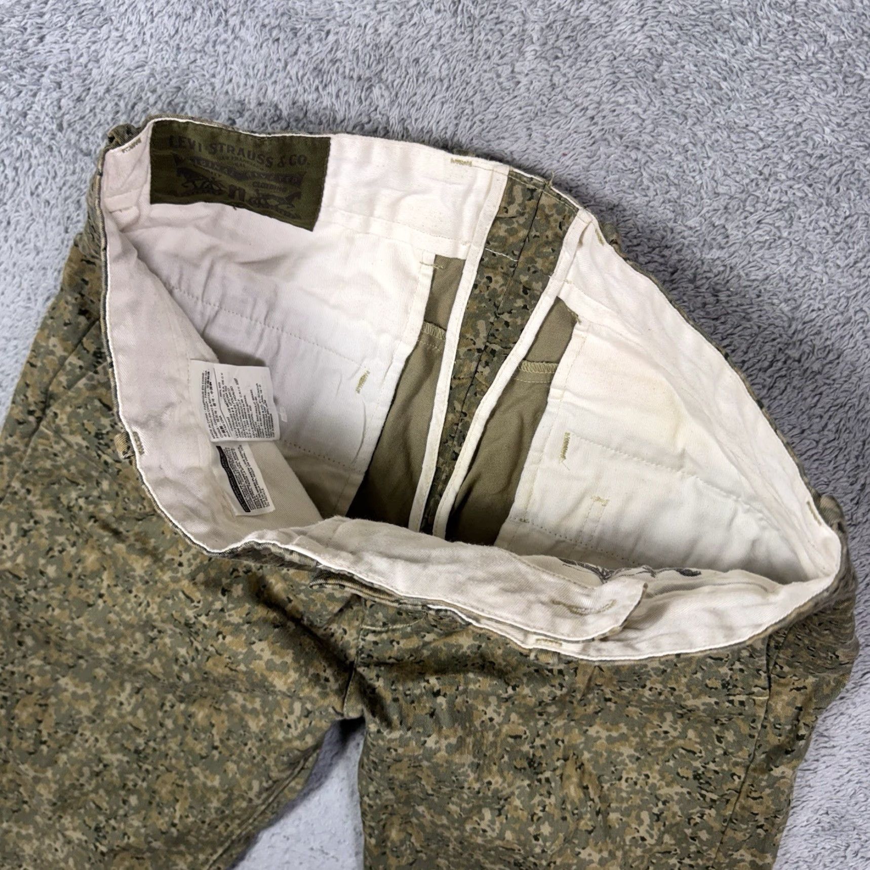 Levi's Levis Pants Mens 32x34 Camo Trouser Army Utility Baggy Work Military Fatigue Cargo Pants Mens Regular Green Camouflage Army Theme 90s? Size US 32 / EU 48 - 7 Thumbnail