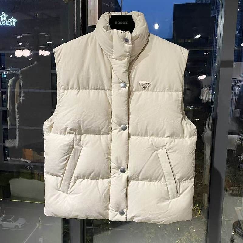 Prada Prada Enamel Logo Puffer Vest Size 38 Size XS / US 0-2 / IT 36-38 - 1 Thumbnail