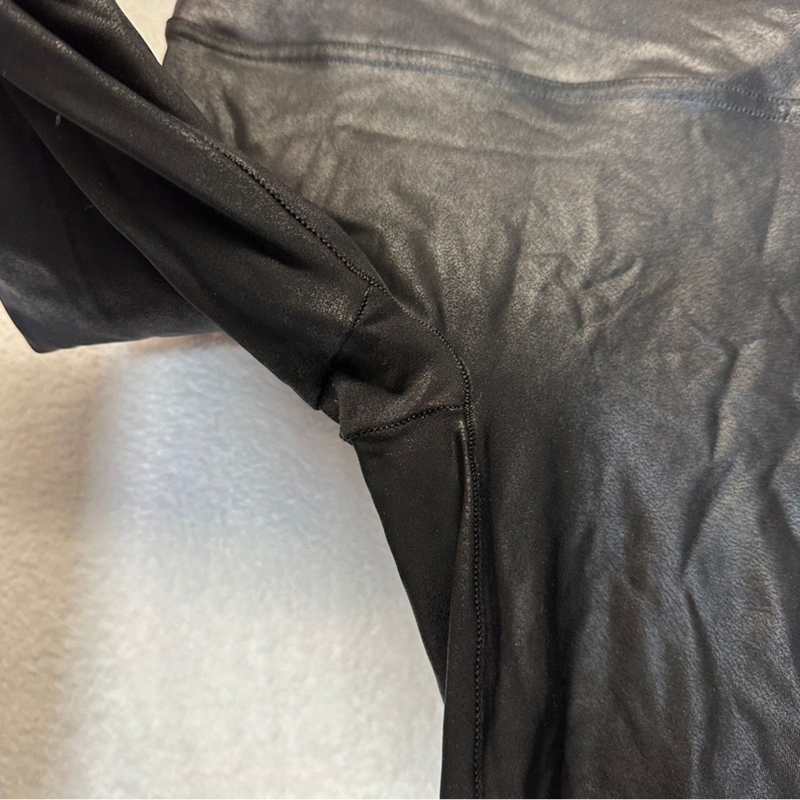 Spanx Spanx Black Faux Leather Smooth Mid Rise Leggings Size M Size 25" / US 0 / IT 36 - 6 Thumbnail