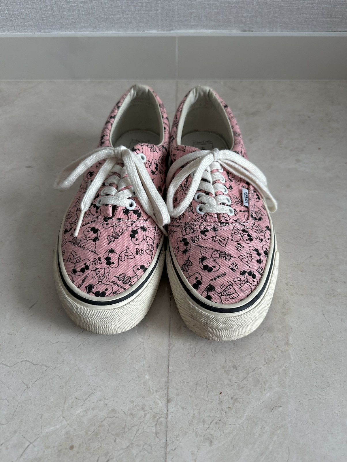 Peanuts × Vans Peanuts Snoopy OG Era LX Size US 9 / EU 42 - 2 Thumbnail