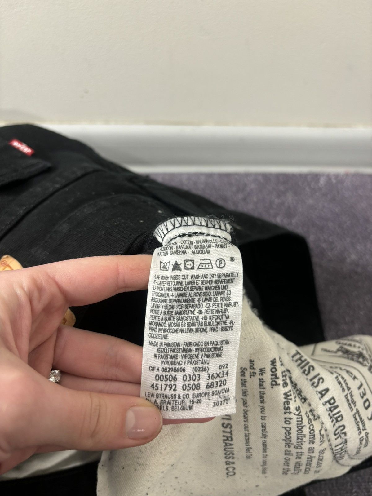 Levi's Vintage Levi’s 506 Men’s Straight Fit USA Black Denim Jeans Size US 36 / EU 52 - 22 Thumbnail