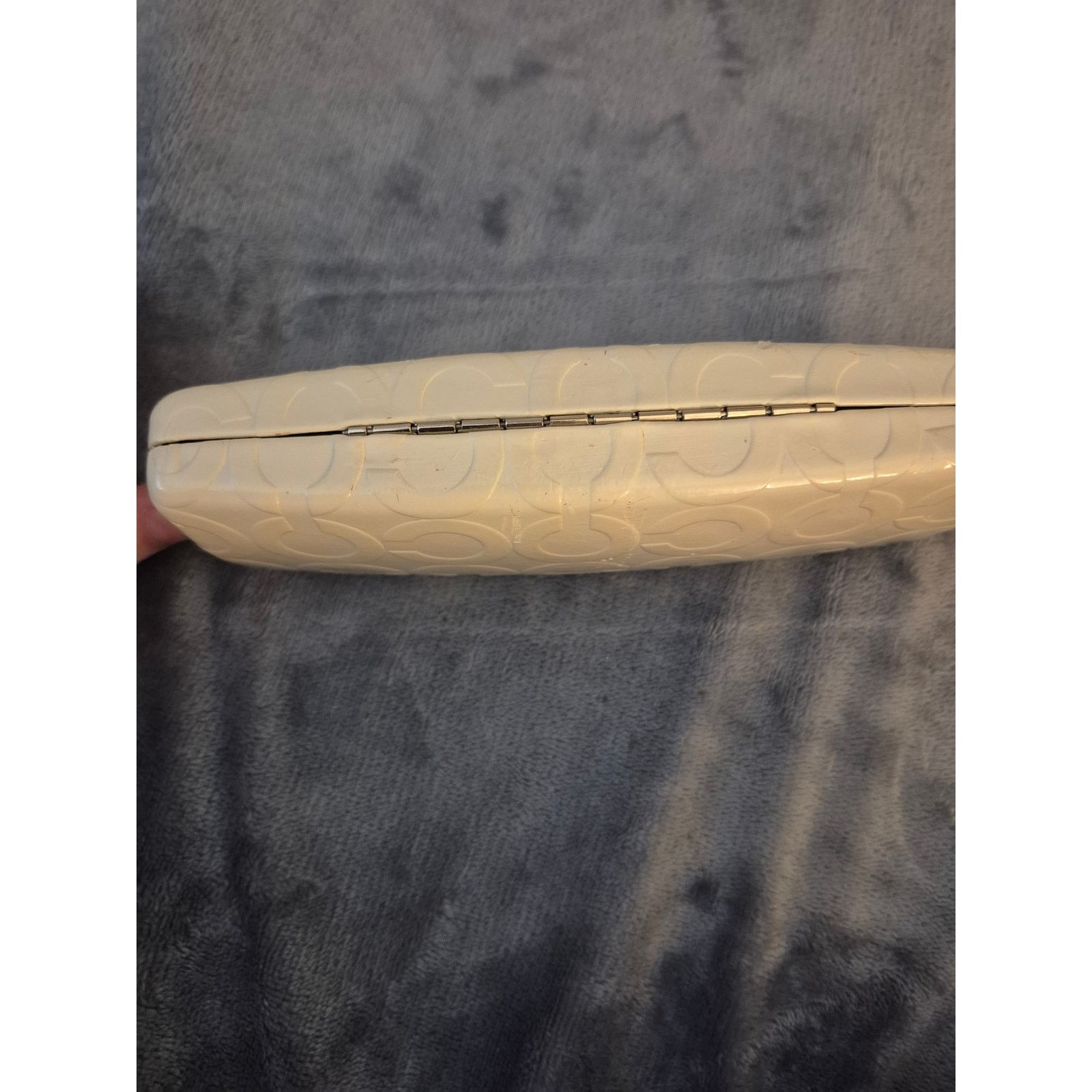 Coach Authentic COACH White Signature C Hard Glasses Case - Cream Size ONE SIZE - 4 Thumbnail