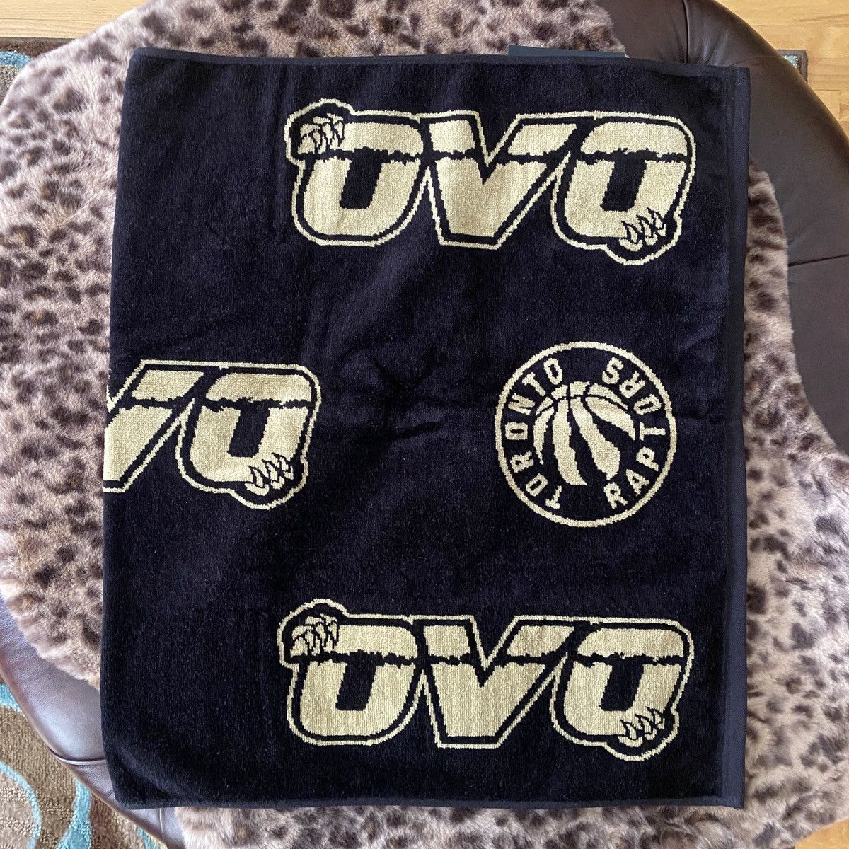 October's Very Own OVO Raptors Sideline Towel Black Gold Men’s FW21 Size ONE SIZE - 1 Thumbnail