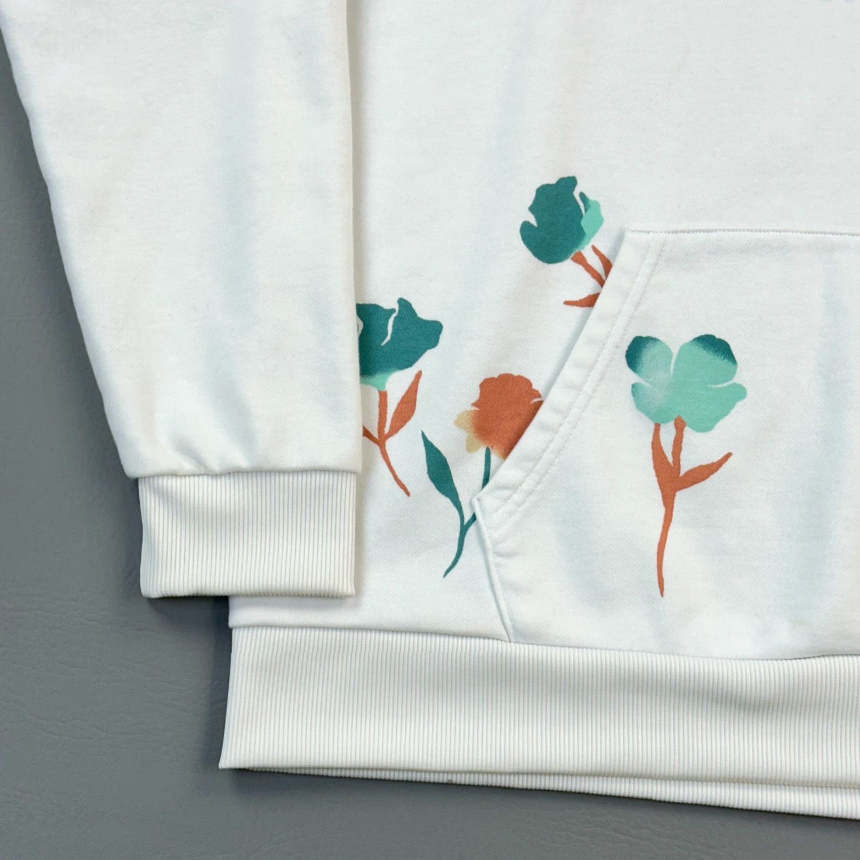 Adidas VINTAGE adidas Hoodie Women’s Medium White Primegreen Floral Print Pullover Size M / US 6-8 / IT 42-44 - 3 Thumbnail