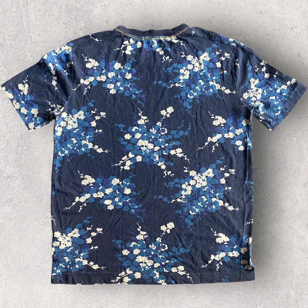 Louis Vuitton SS07 Floral Print T Shirt Size US L / EU 52-54 / 3 - 4 Thumbnail