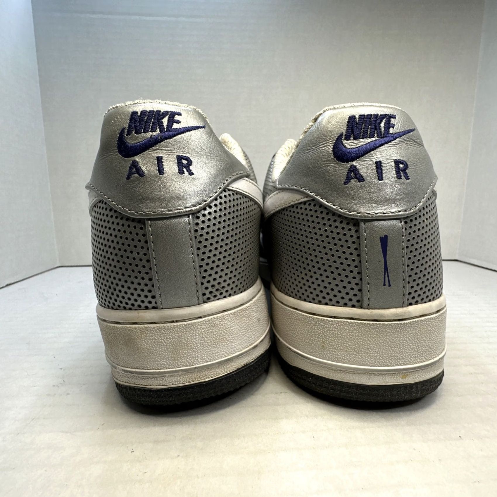 Nike Nike Air Force 1 Mens Low Top 14 Silver Futura 2009 318775-005 Vintage No Laces Rare Size US 14 / EU 47 - 6 Thumbnail