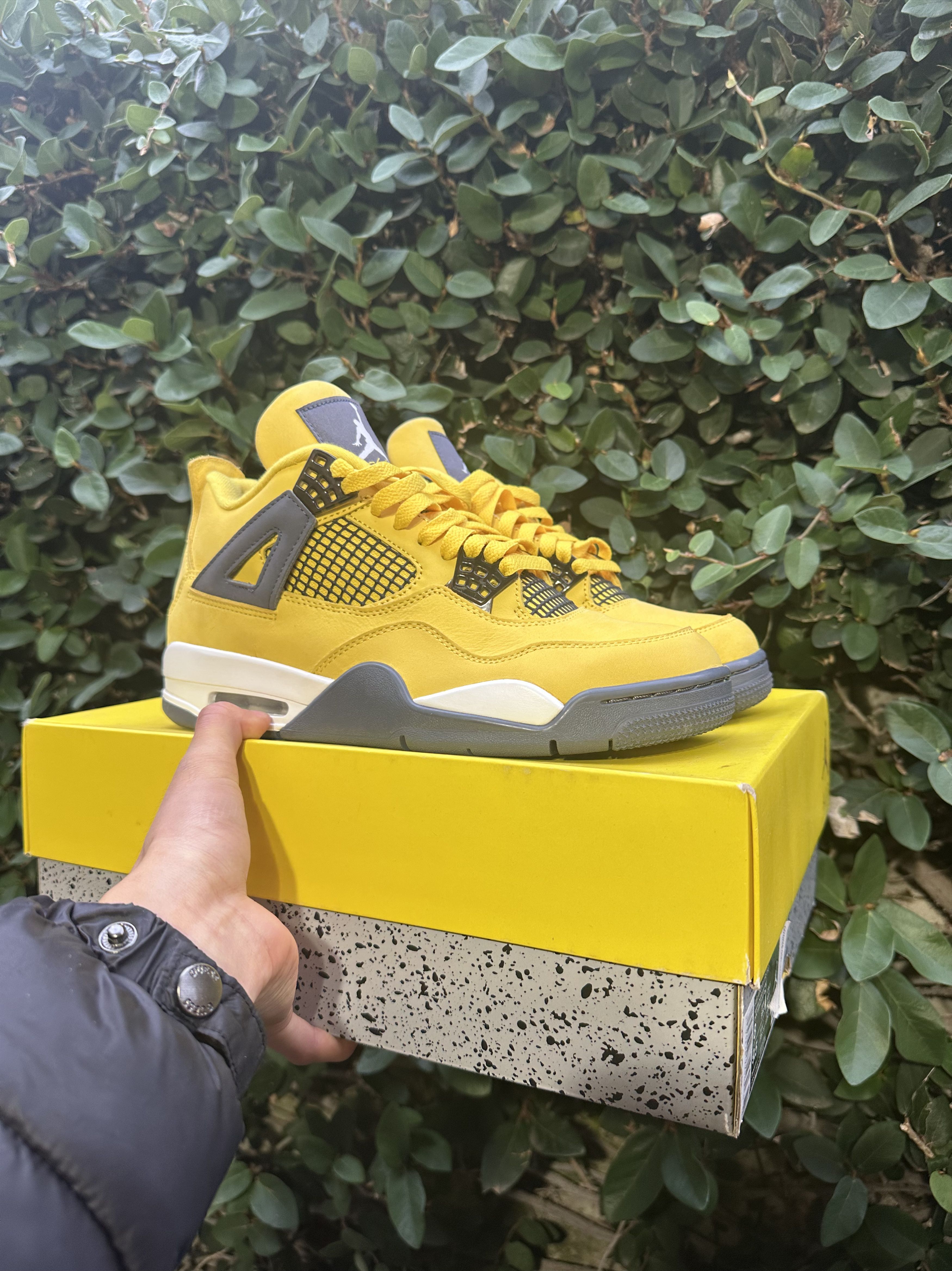 Jordan Brand Jordan 4 Lightning Men Size 8 Size US 8 / EU 41 - 11 Thumbnail