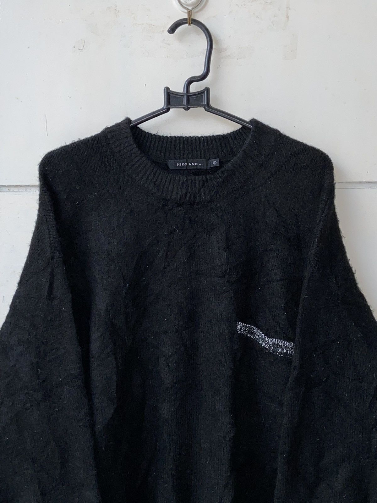 Issey Miyake NIKO AND… Black Sweater Size US XL / EU 56 / 4 - 2 Thumbnail