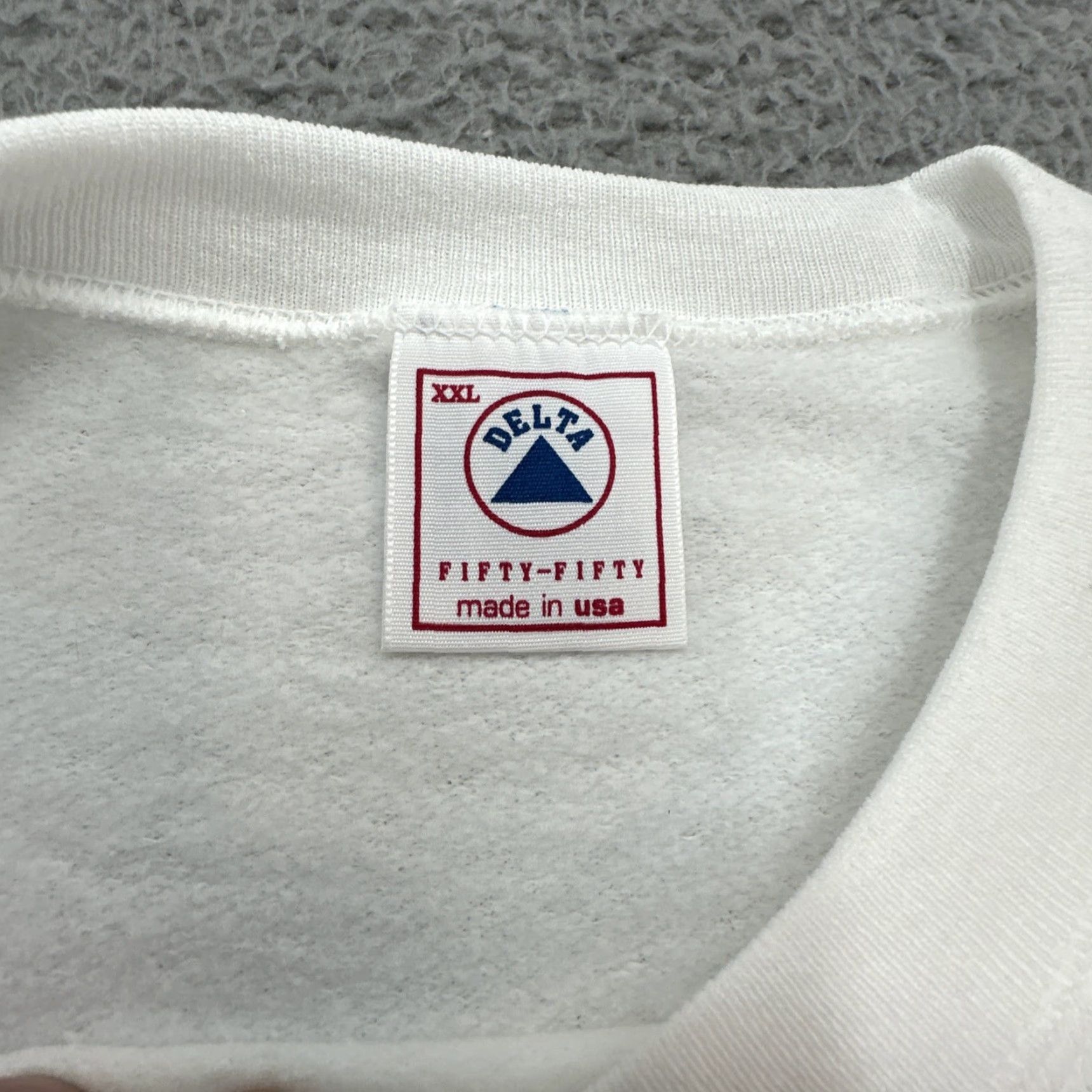 Delta VINTAGE 90s Dolphins Waves Airwaves Sweatshirt Men 2XL White Pullover Size US XXL / EU 58 / 5 - 4 Thumbnail