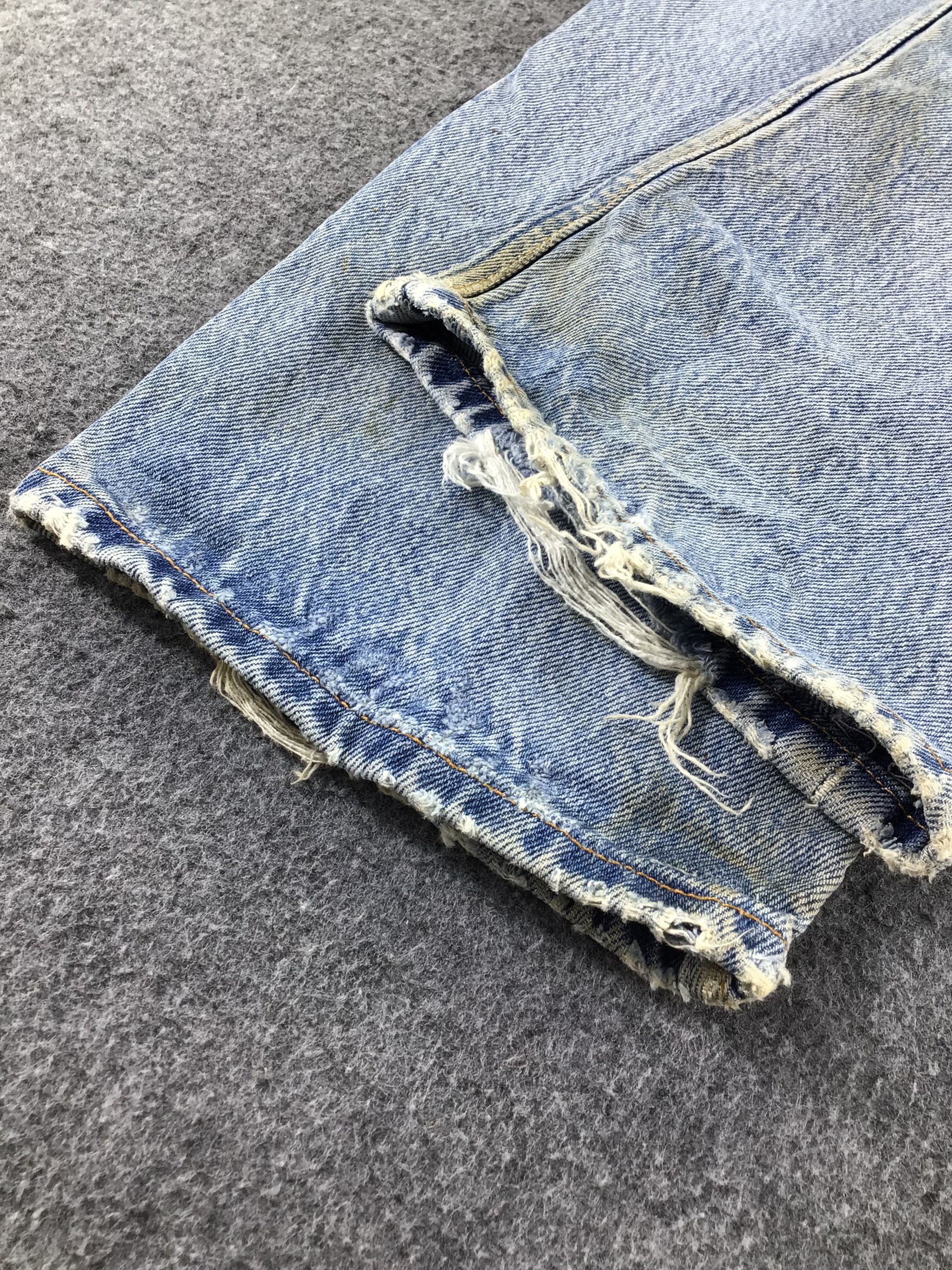 Levi's Vintage Levis 501xx Jeans Faded Blue Distressed Denim -J407 Size US 30 / EU 46 - 6 Thumbnail